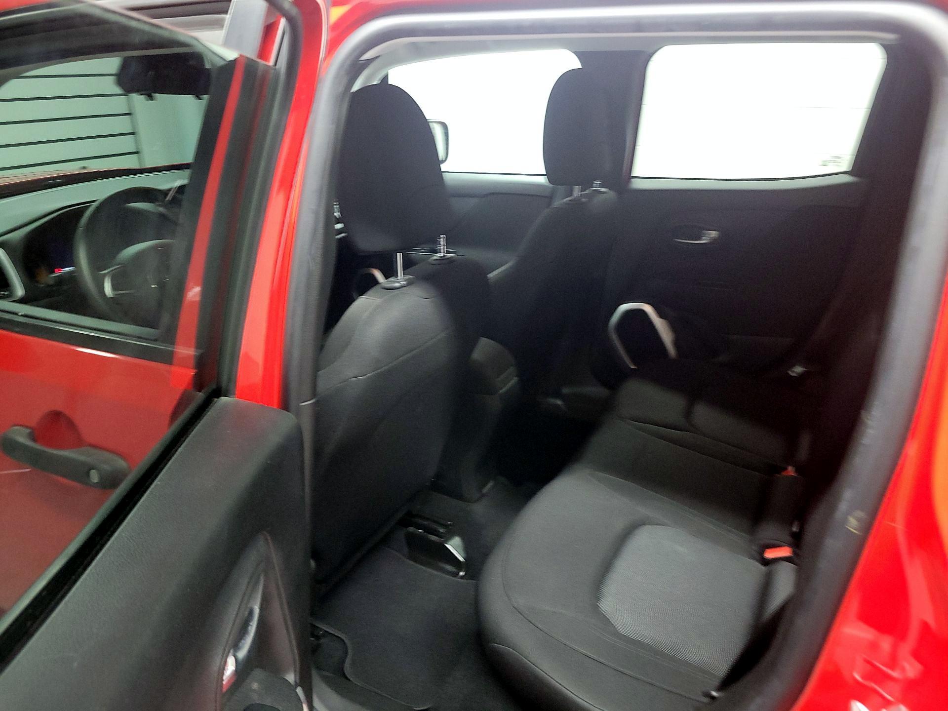 Thumbnail: 2018 Jeep Renegade - 19