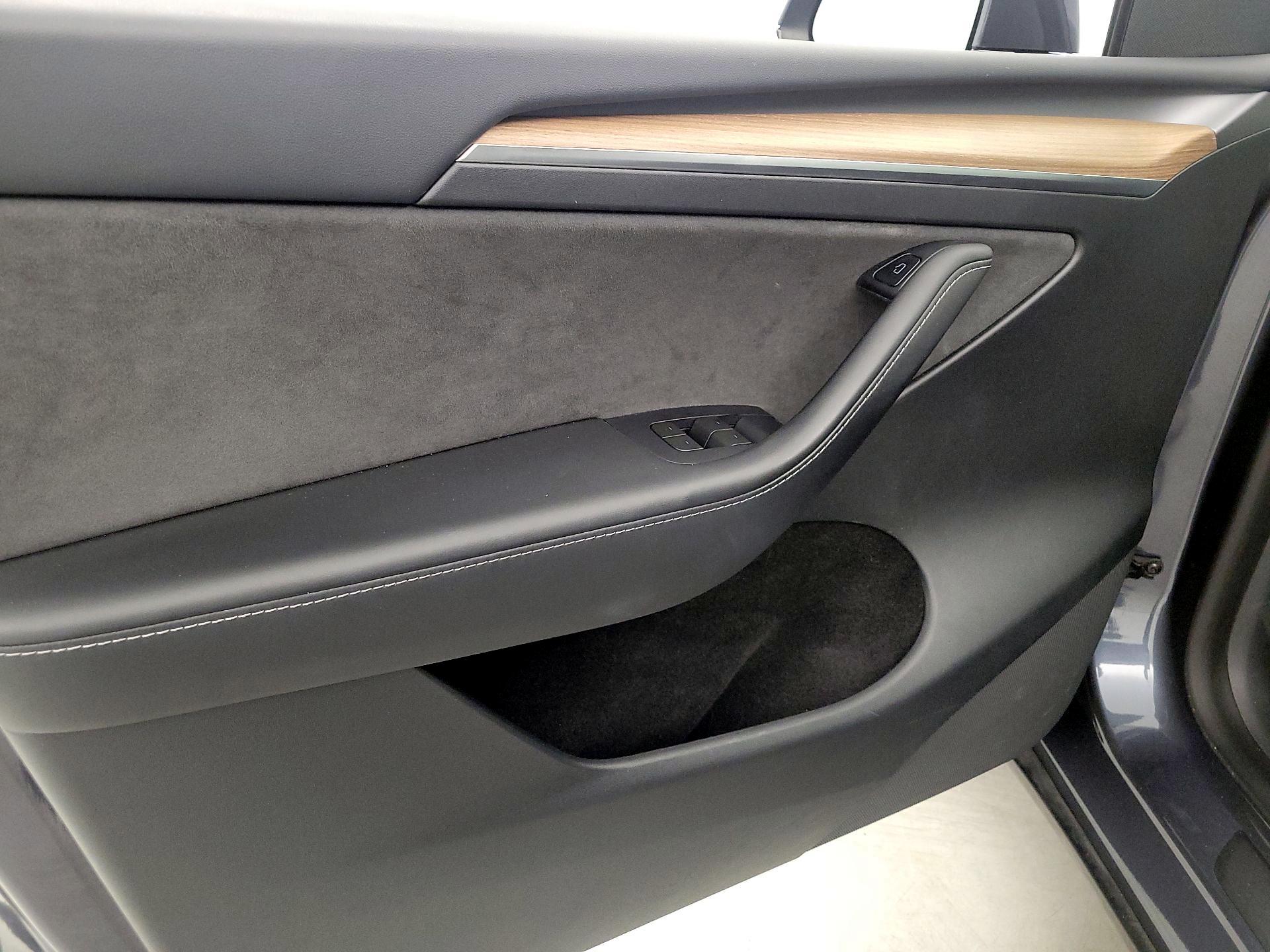 Thumbnail: 2023 Tesla Model Y - 12