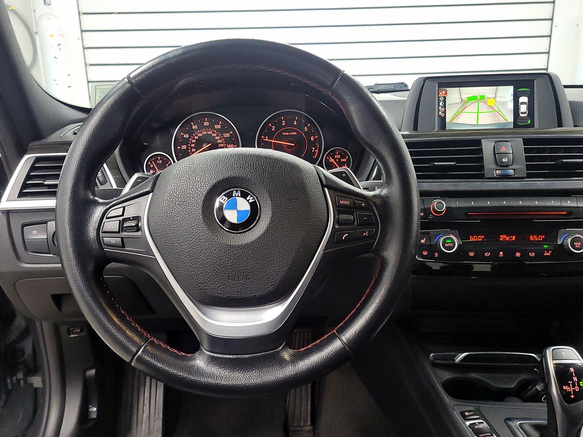 Thumbnail: 2016 BMW 3 Series - 10