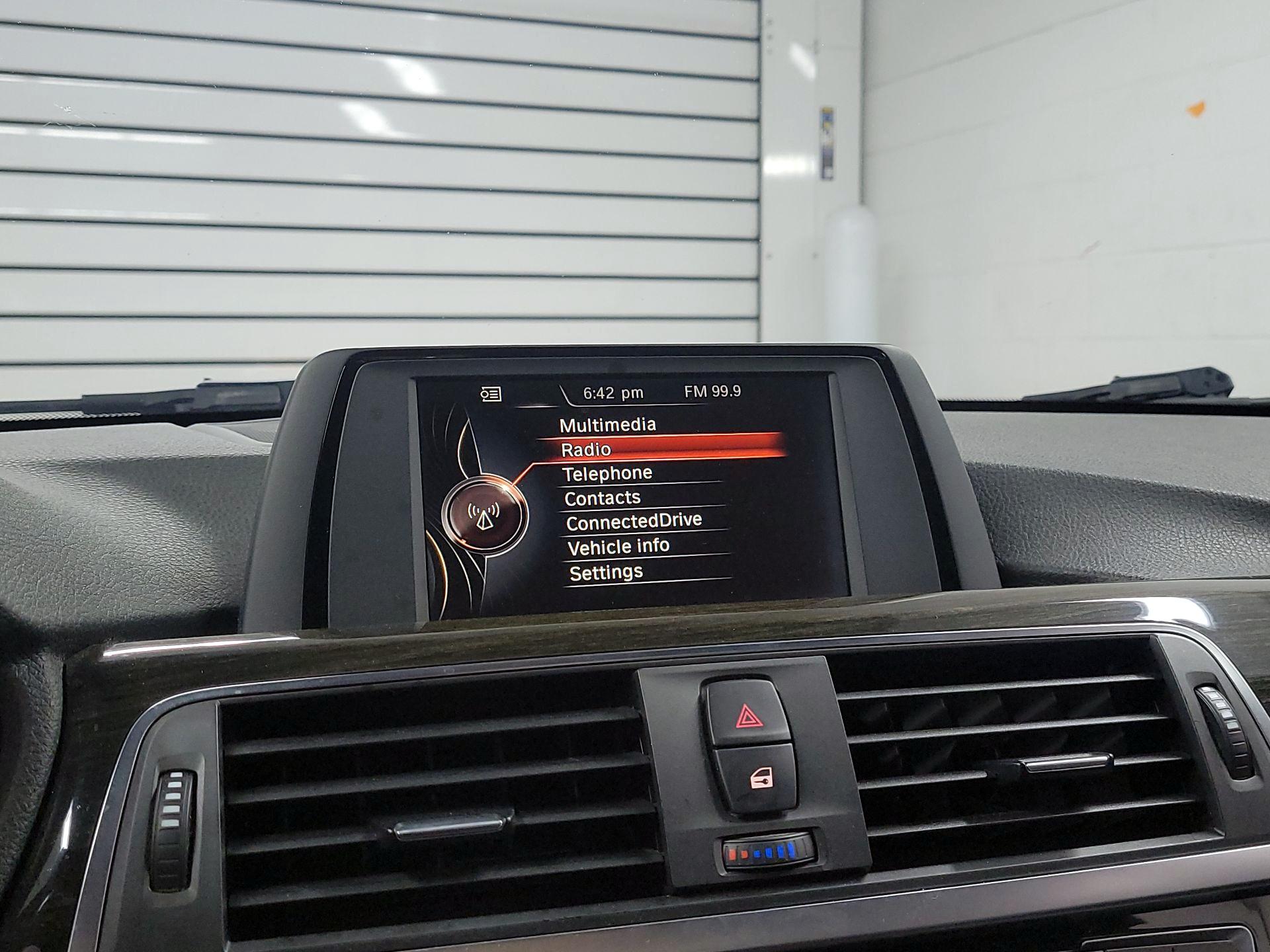 Thumbnail: 2016 BMW 3 Series - 15