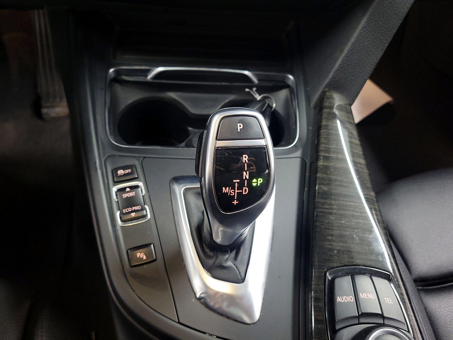 Thumbnail: 2016 BMW 3 Series - 17
