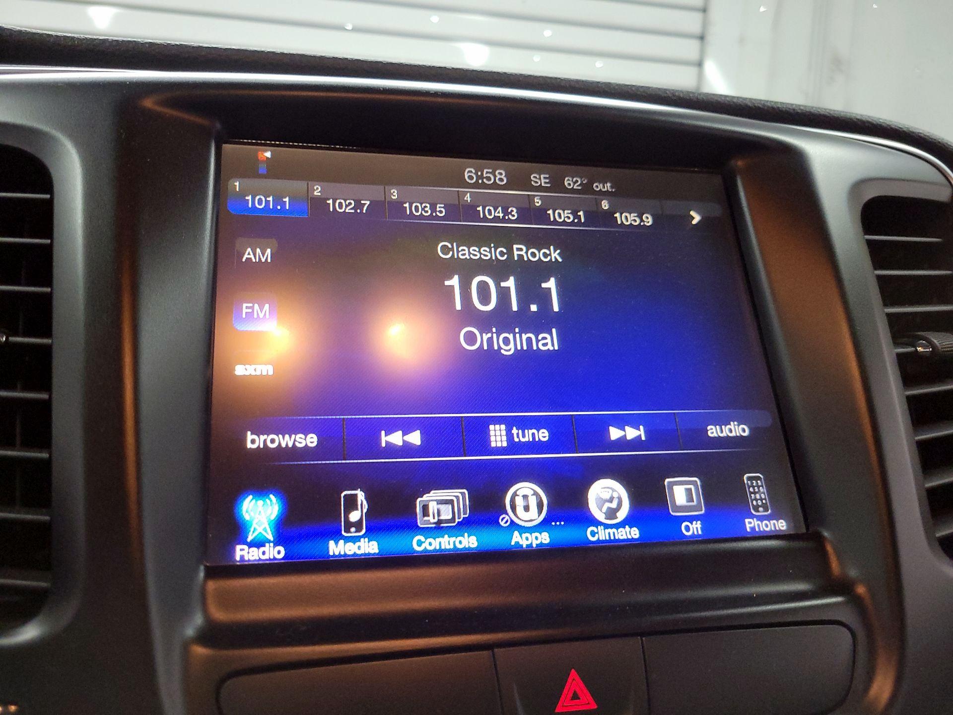 Thumbnail: 2016 Chrysler 200 - 15