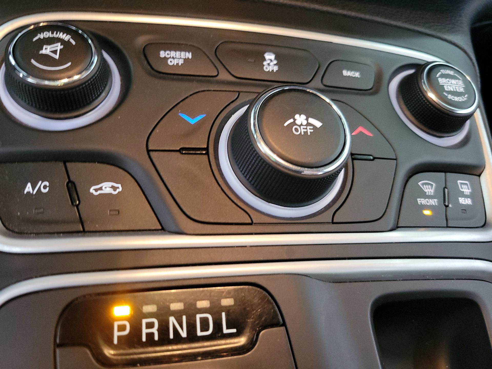 Thumbnail: 2016 Chrysler 200 - 16