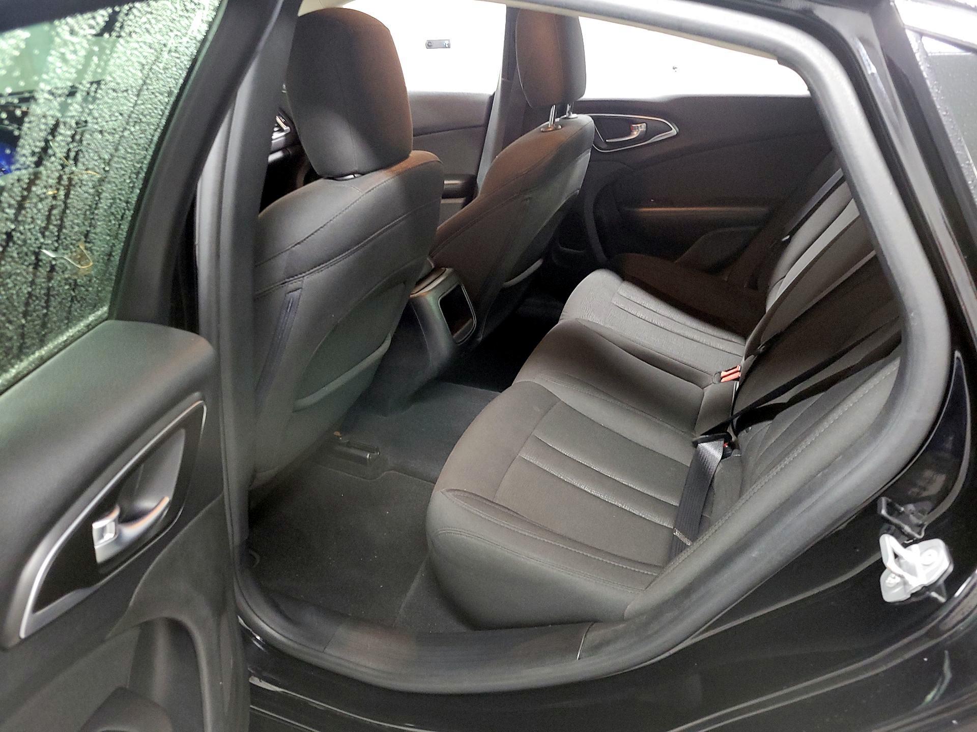 Thumbnail: 2016 Chrysler 200 - 19