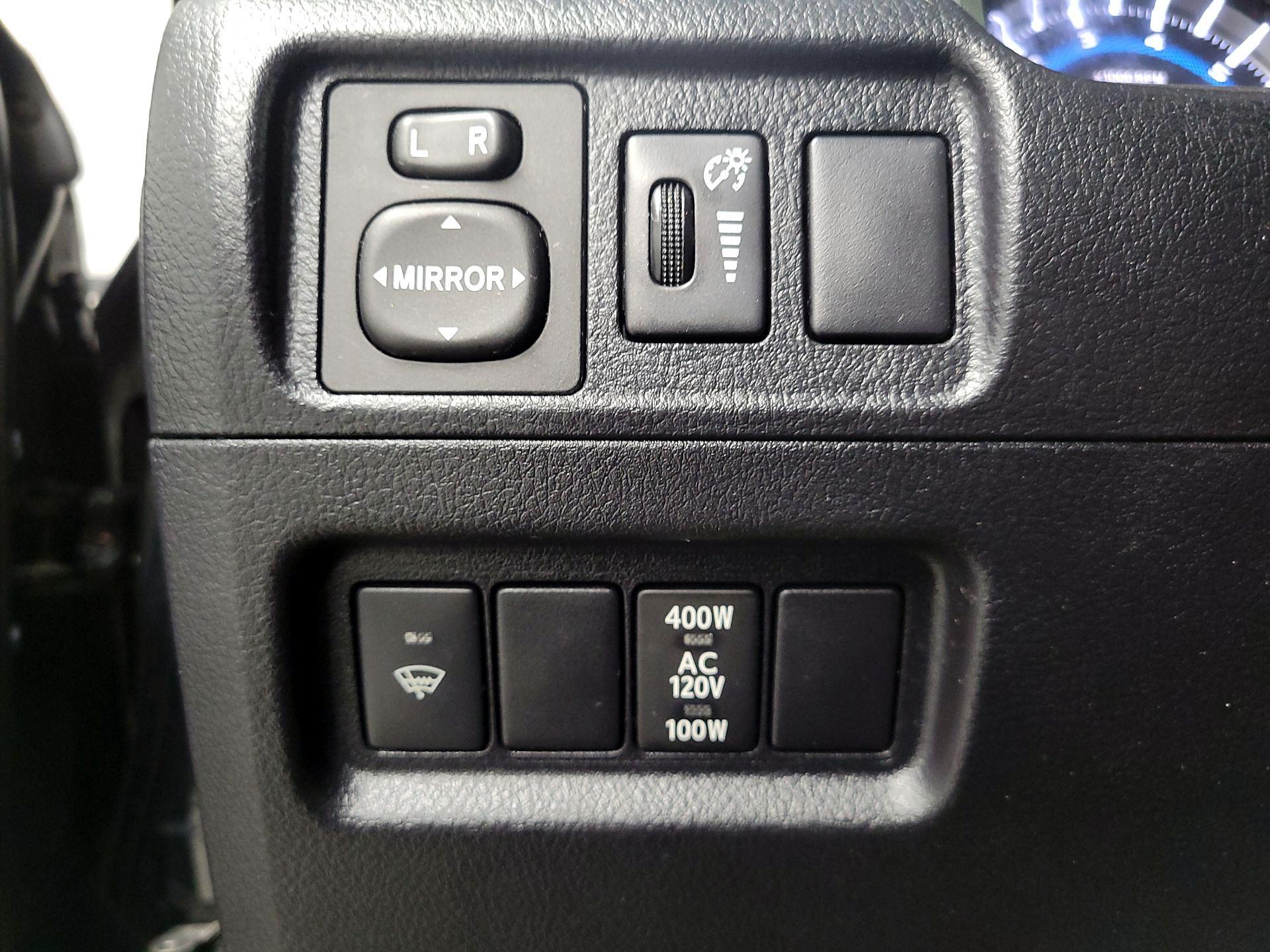 Thumbnail: 2017 Toyota 4Runner - 13