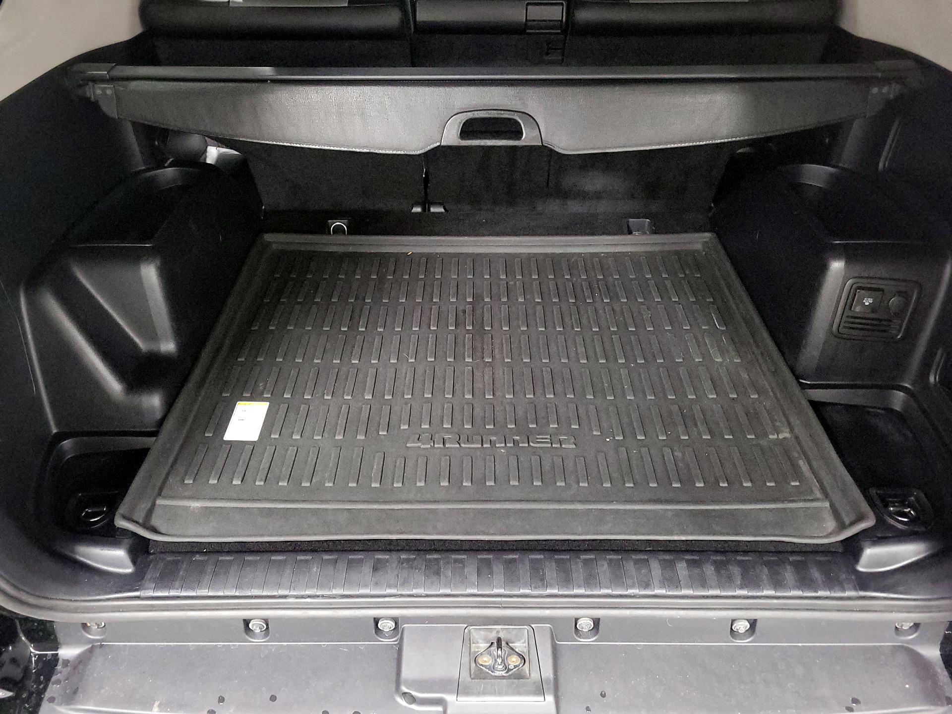 Thumbnail: 2017 Toyota 4Runner - 20