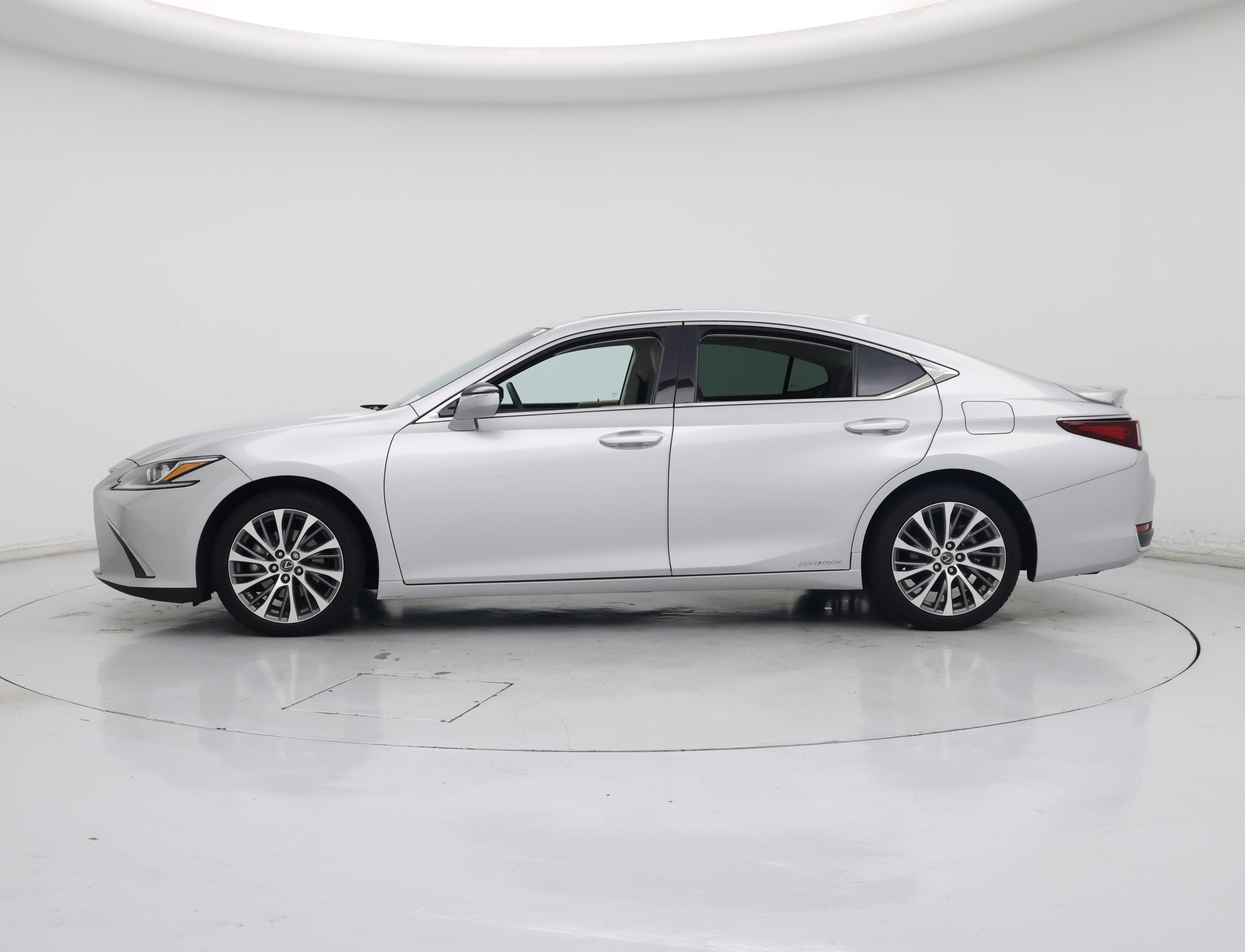 Thumbnail: 2019 Lexus ES - 3