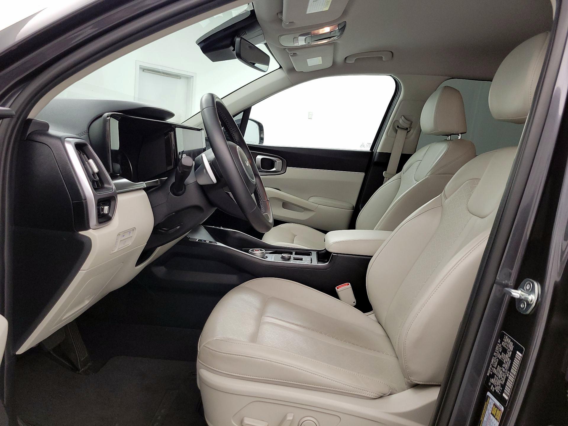 Thumbnail: 2023 Kia Sorento - 11