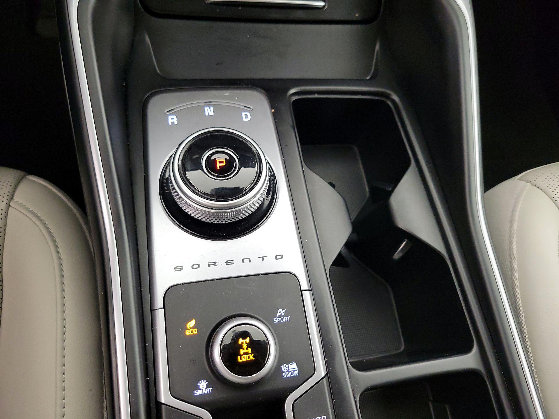 Thumbnail: 2023 Kia Sorento - 18