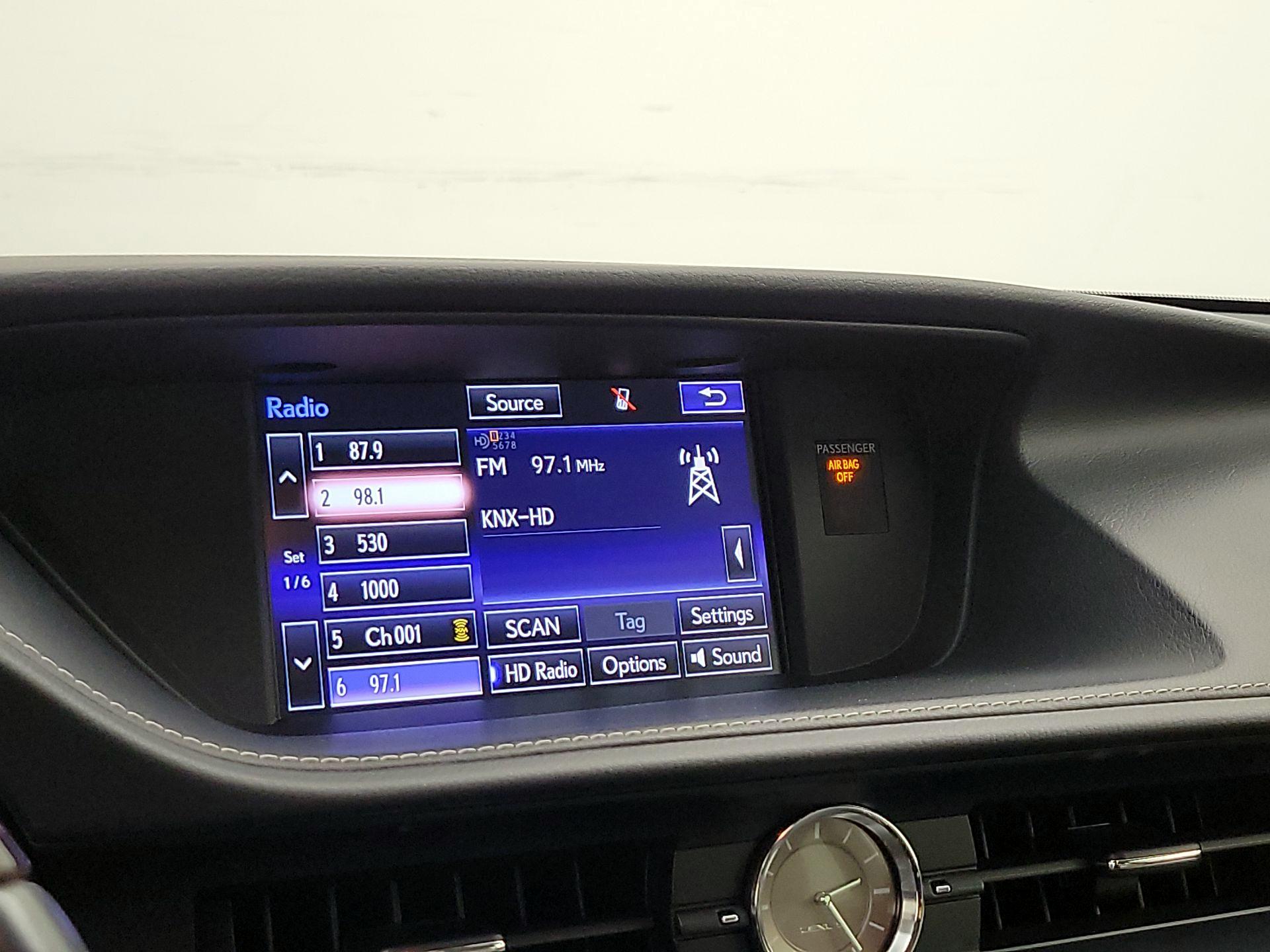Thumbnail: 2015 Lexus ES - 16