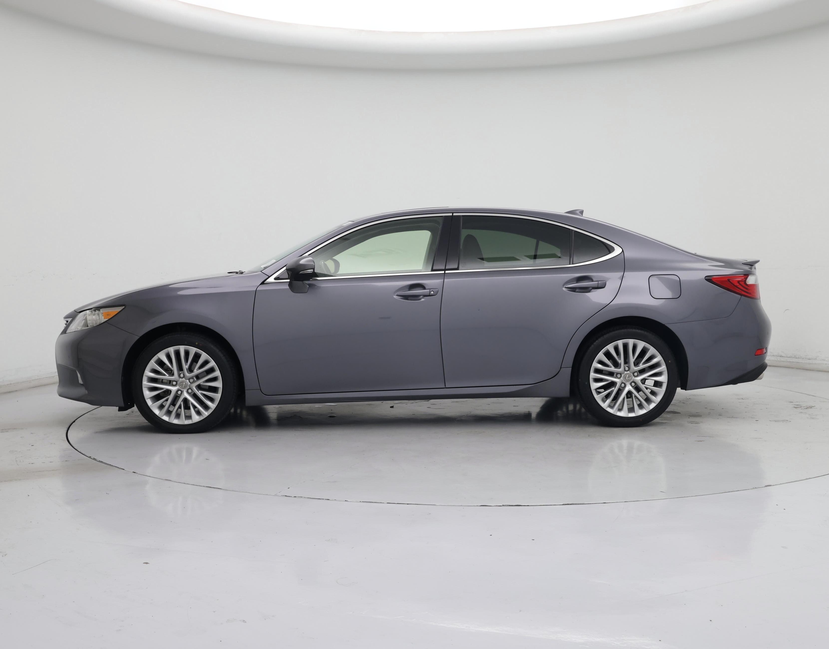 Thumbnail: 2015 Lexus ES - 3