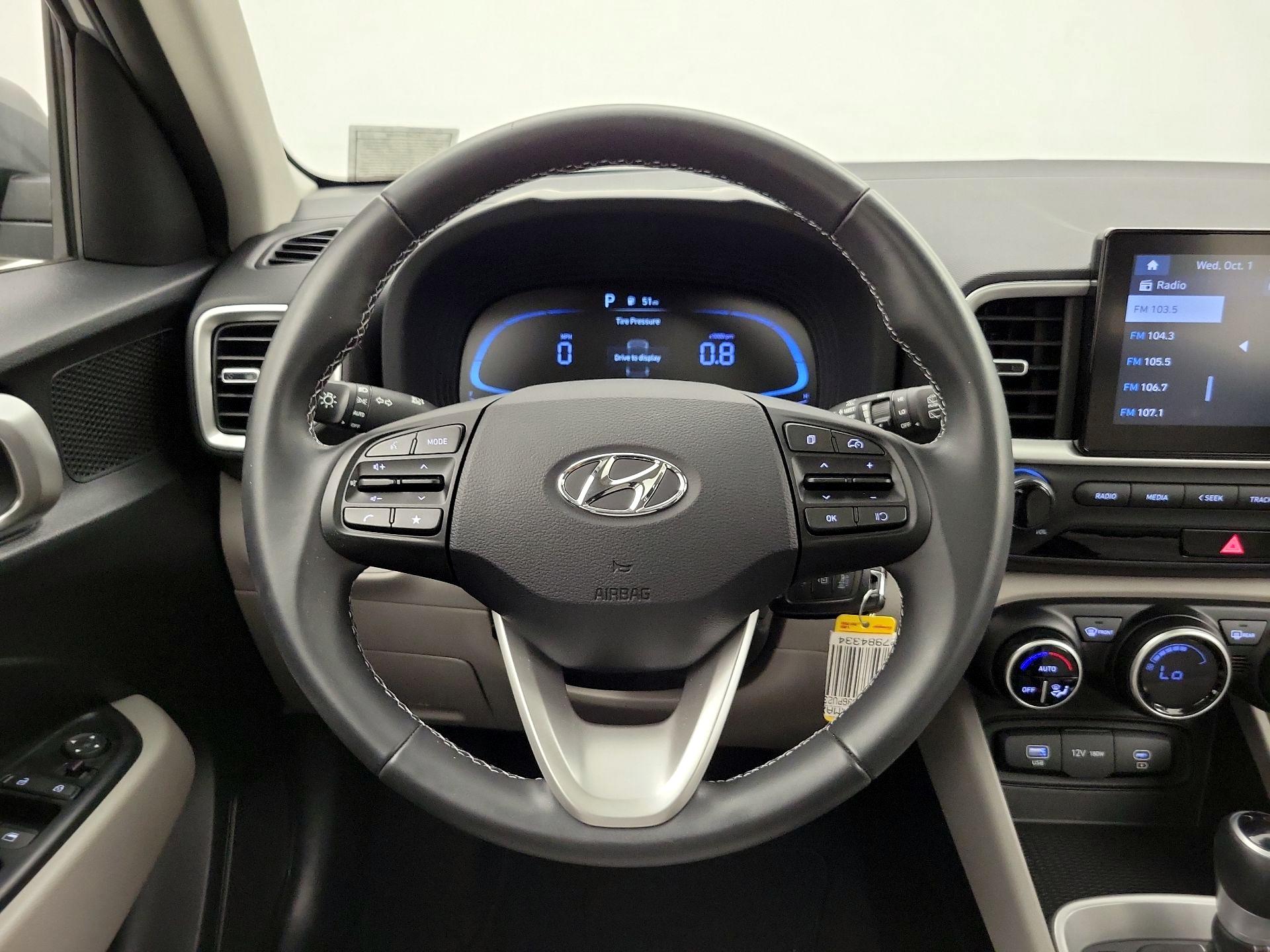 Thumbnail: 2023 Hyundai Venue - 10