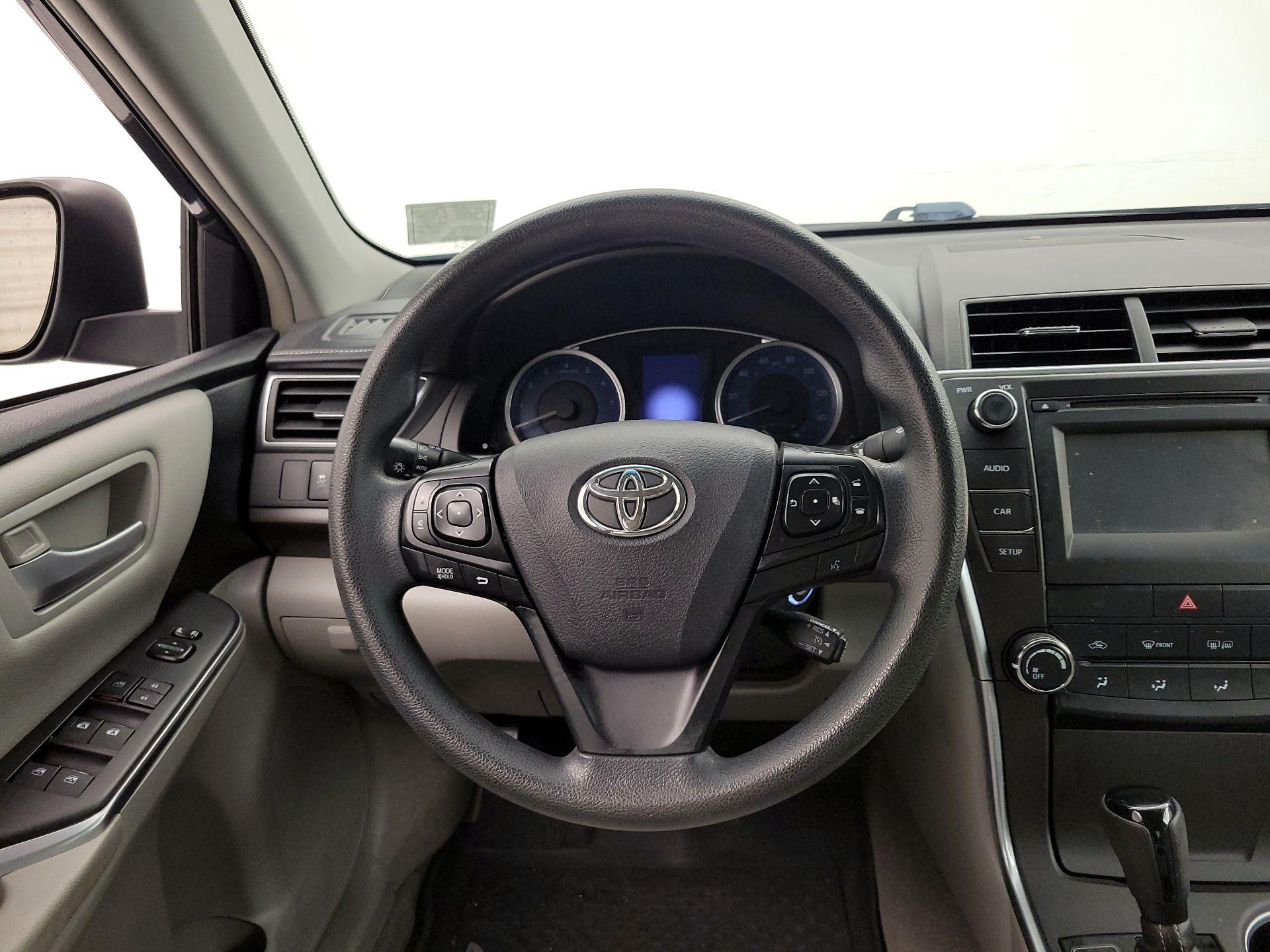 Thumbnail: 2017 Toyota Camry - 10
