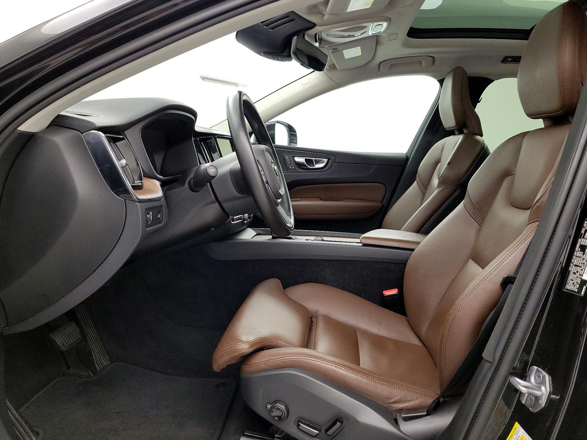 Thumbnail: 2019 Volvo XC60 - 11