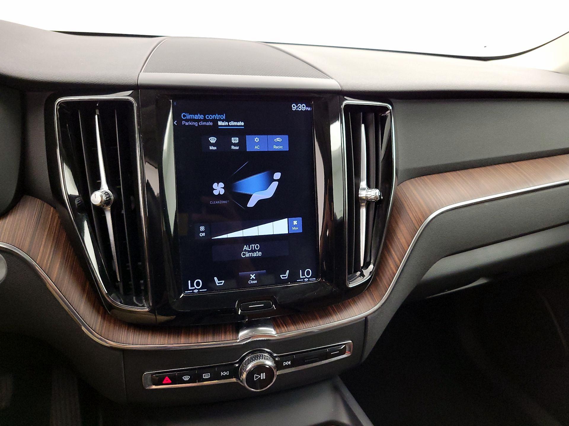 Thumbnail: 2019 Volvo XC60 - 17