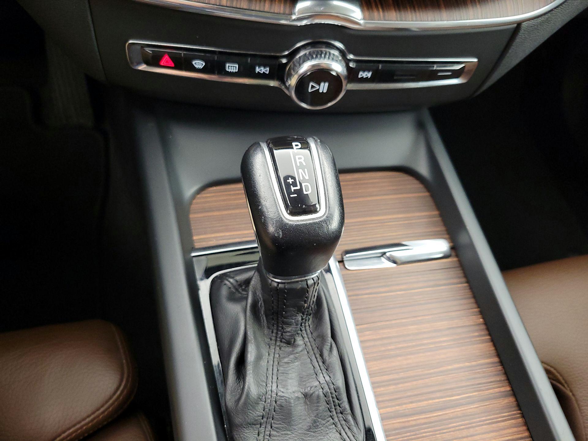 Thumbnail: 2019 Volvo XC60 - 18