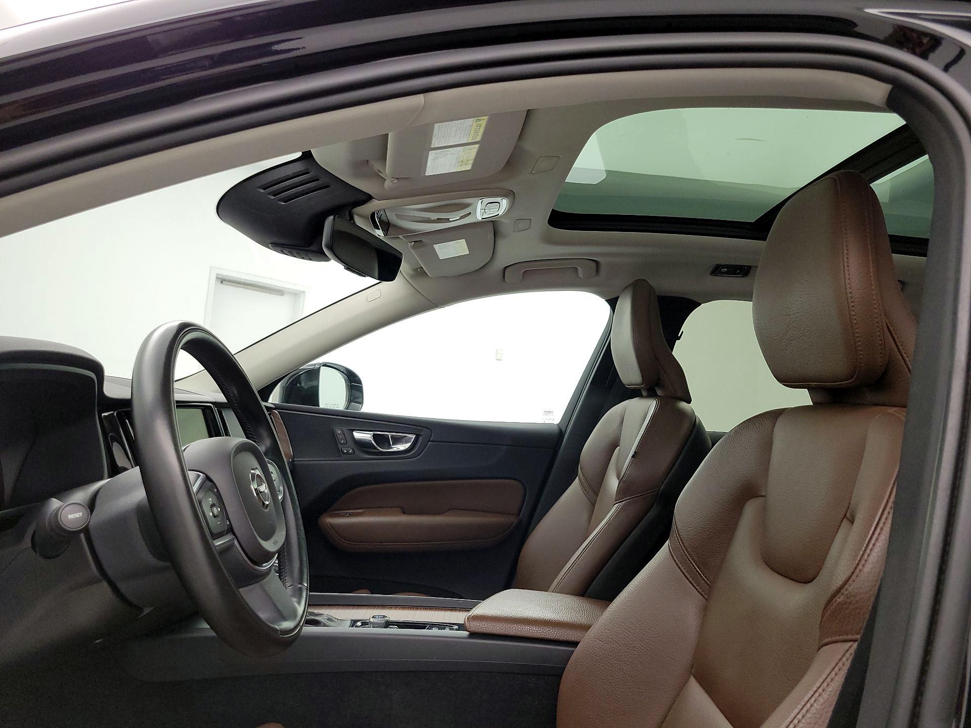 Thumbnail: 2019 Volvo XC60 - 20