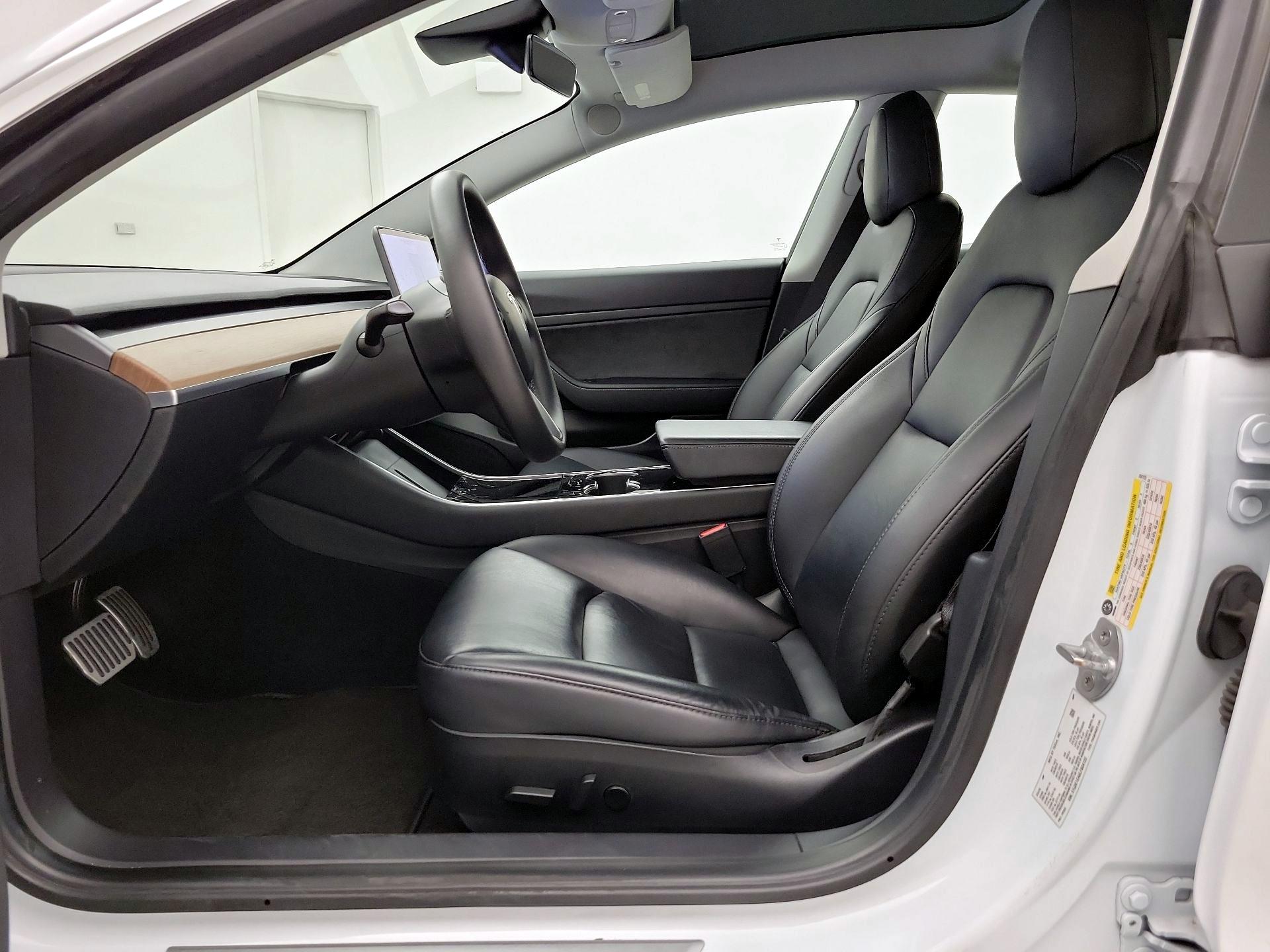 Thumbnail: 2020 Tesla Model 3 - 11