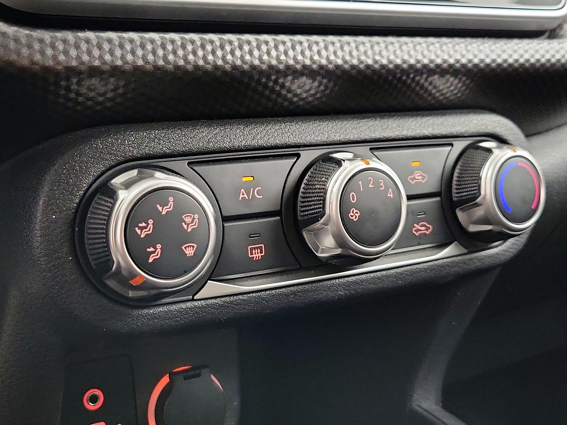 Thumbnail: 2020 Nissan Kicks - 16