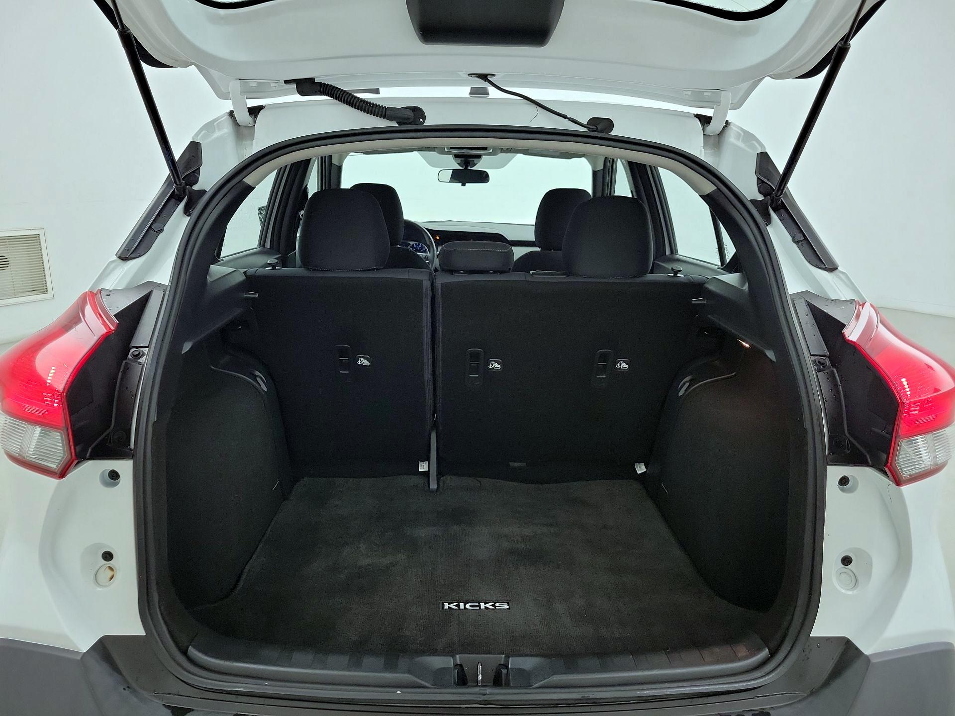 Thumbnail: 2020 Nissan Kicks - 20