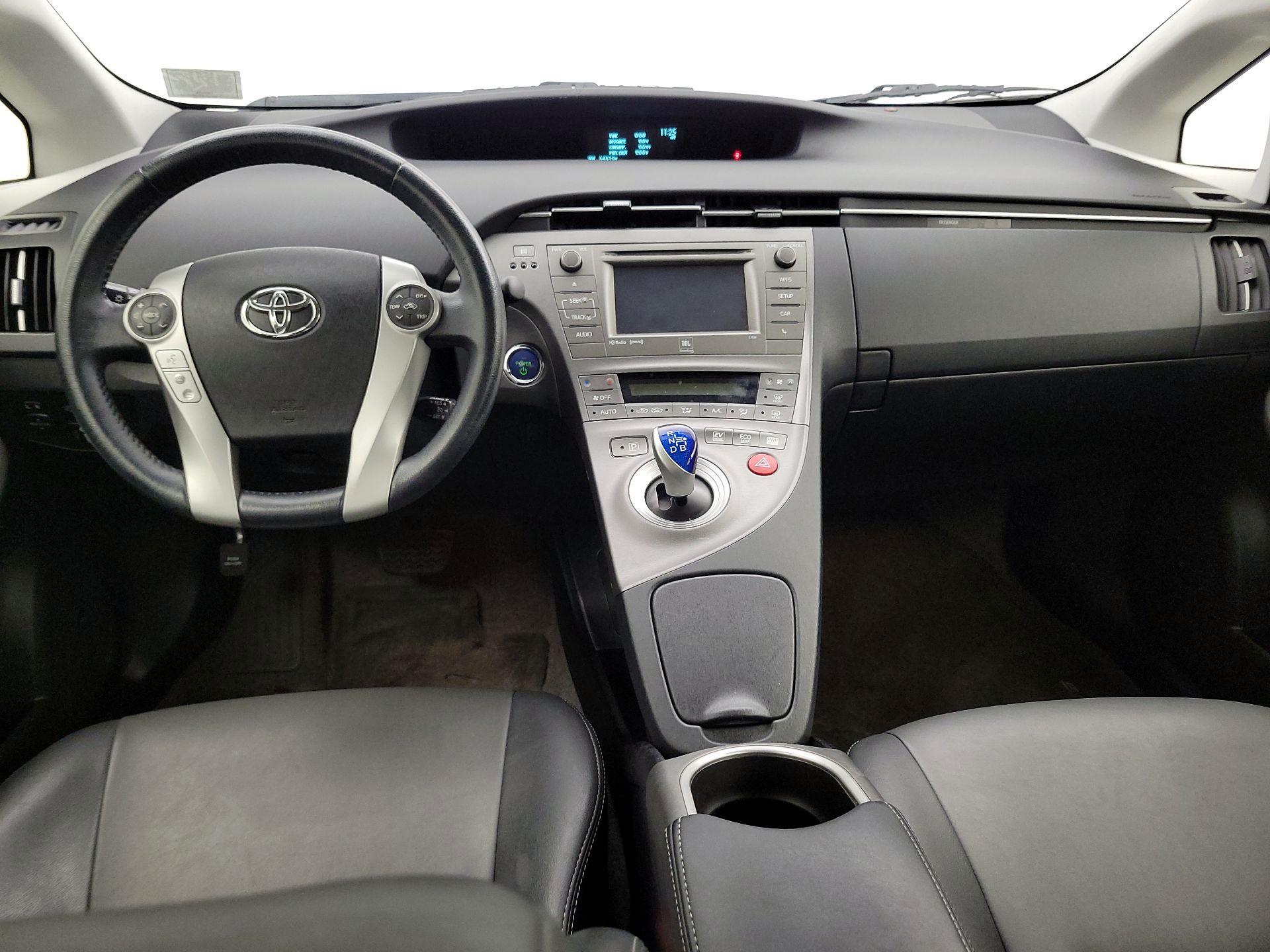 Thumbnail: 2014 Toyota Prius - 9