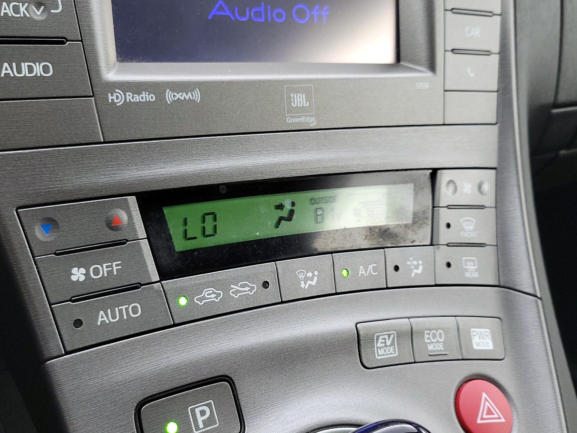 Thumbnail: 2014 Toyota Prius - 16