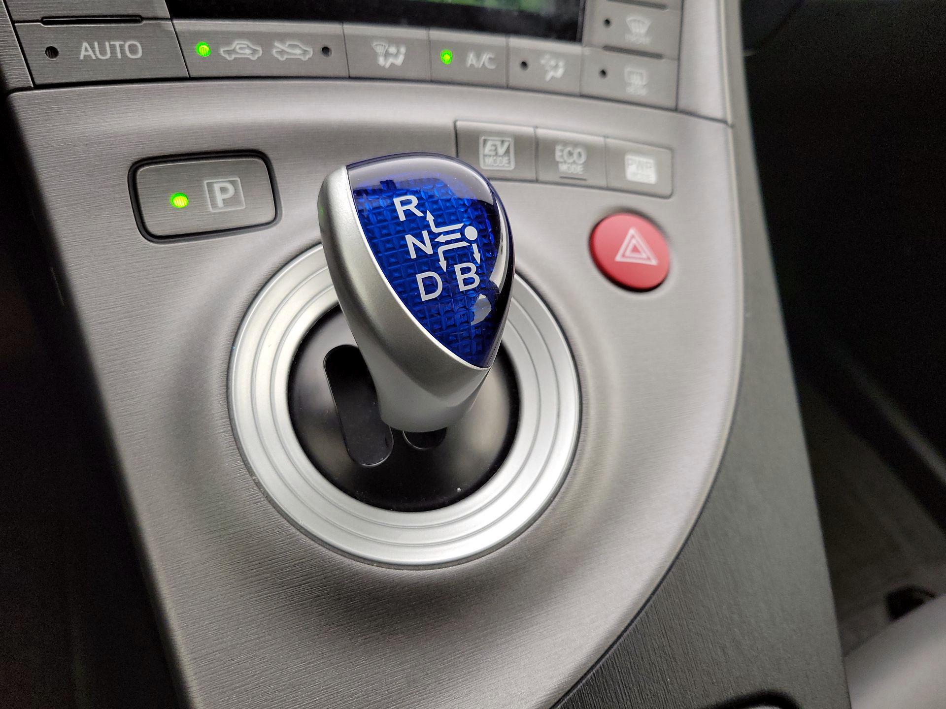 Thumbnail: 2014 Toyota Prius - 17