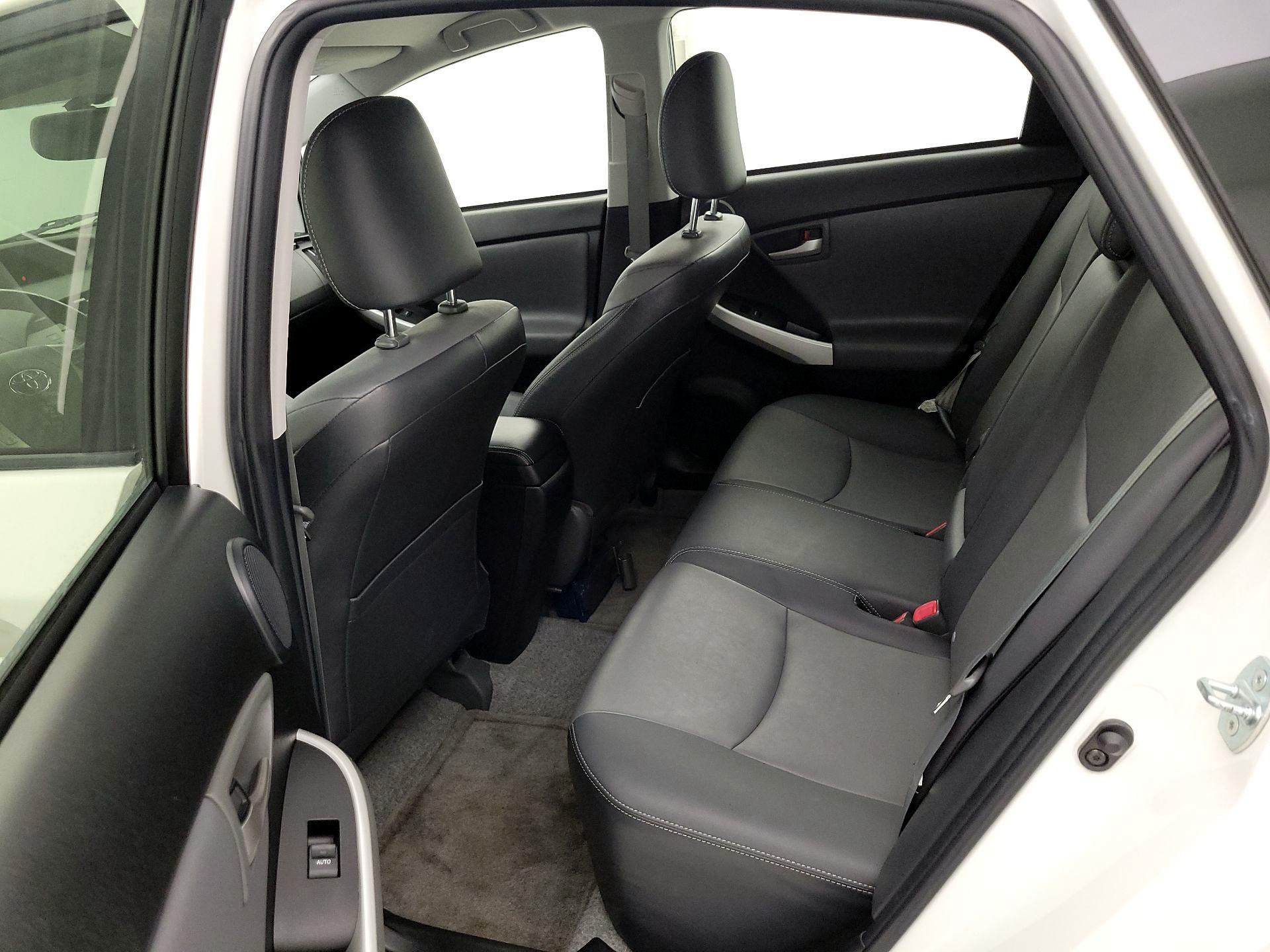 Thumbnail: 2014 Toyota Prius - 18