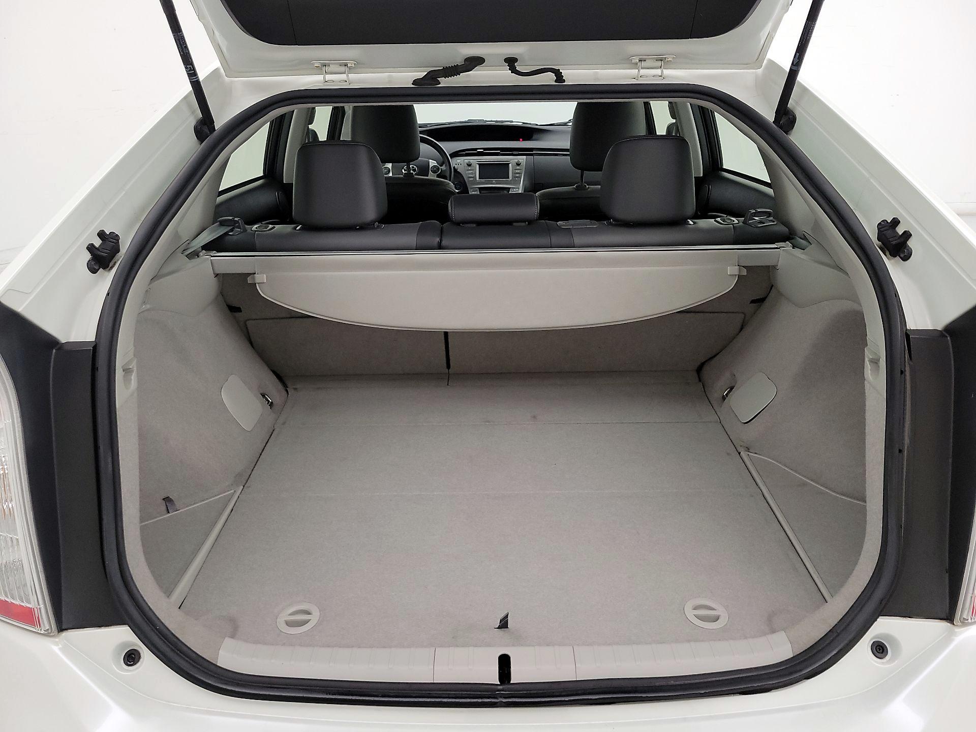 Thumbnail: 2014 Toyota Prius - 19