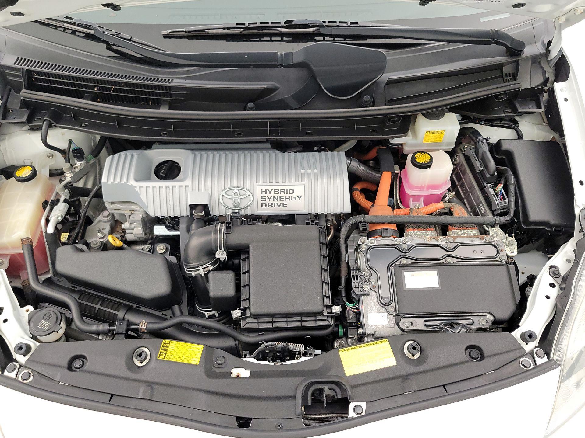 Thumbnail: 2014 Toyota Prius - 20