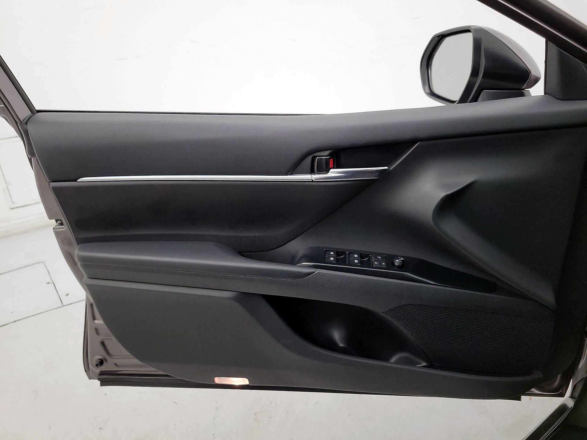 Thumbnail: 2019 Toyota Camry - 12