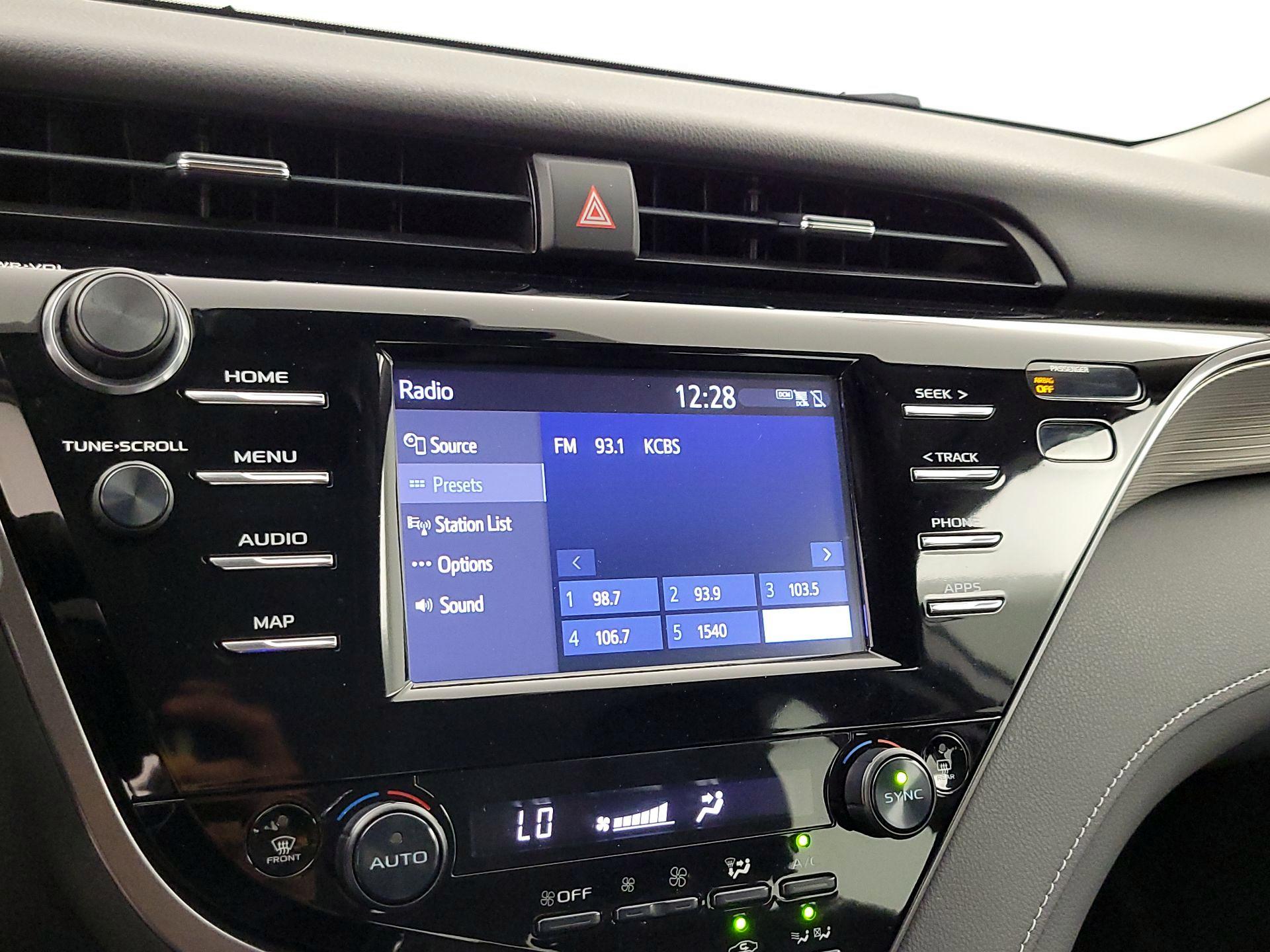 Thumbnail: 2019 Toyota Camry - 15