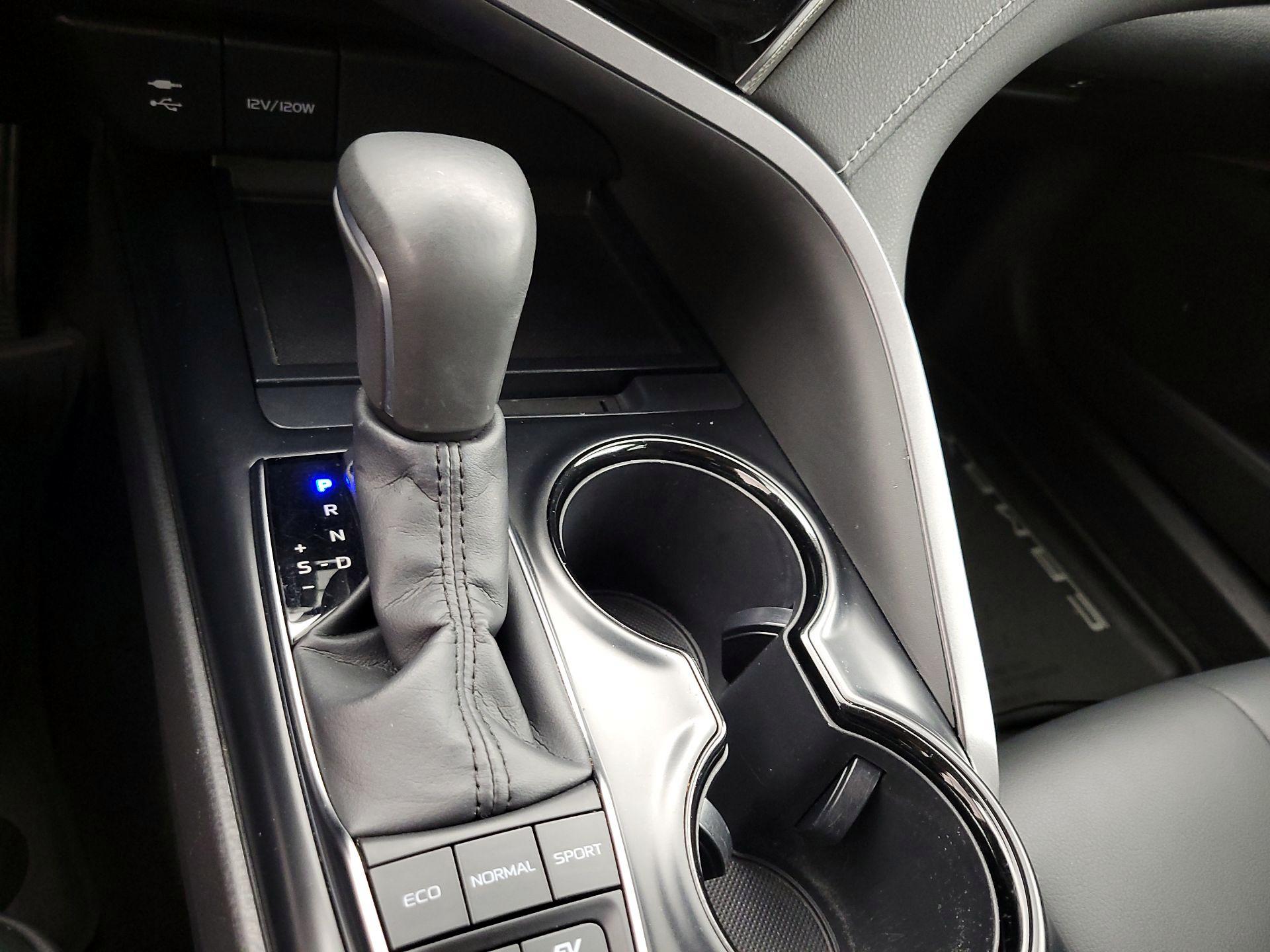 Thumbnail: 2019 Toyota Camry - 17