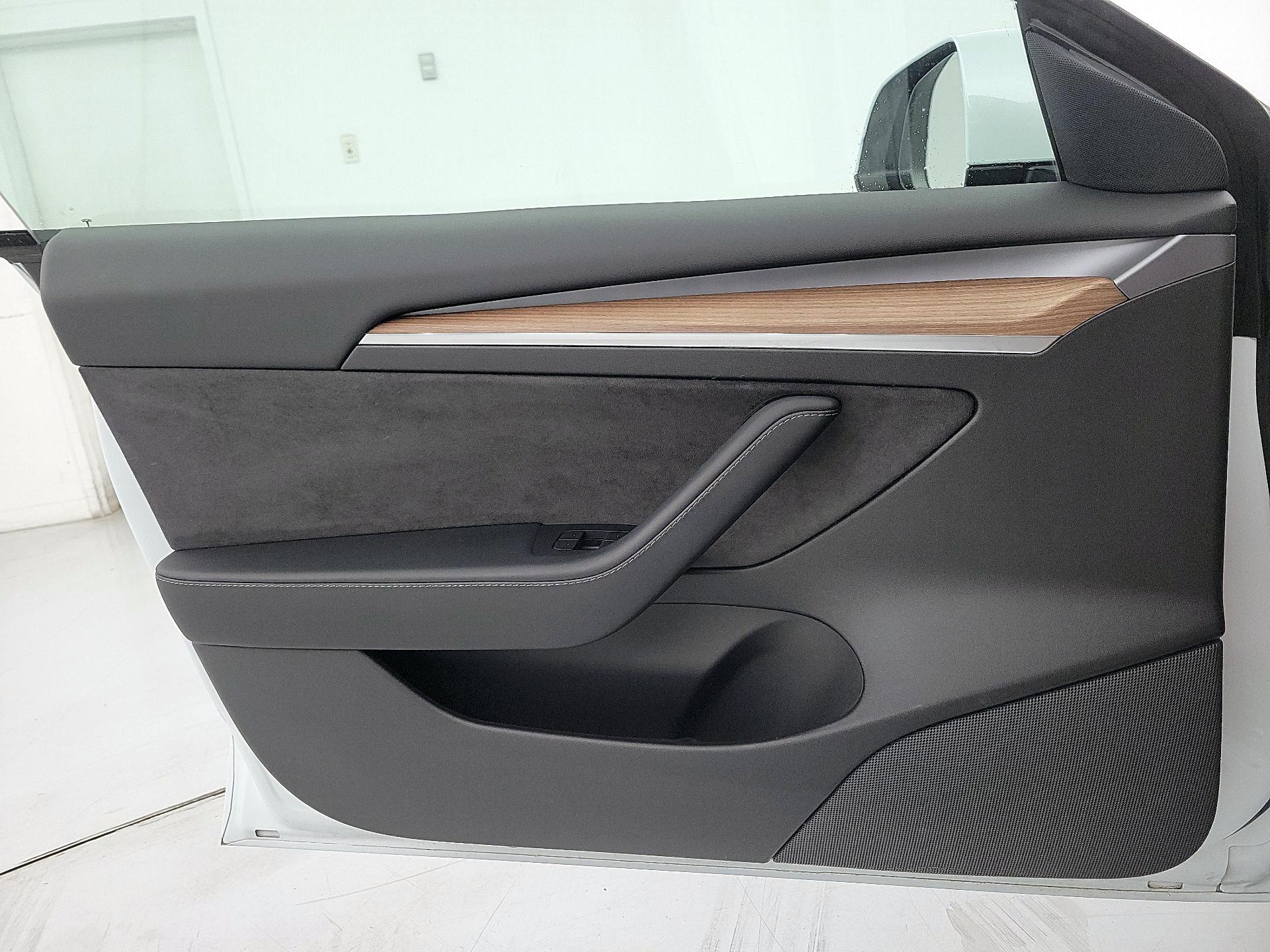 Thumbnail: 2022 Tesla Model 3 - 12