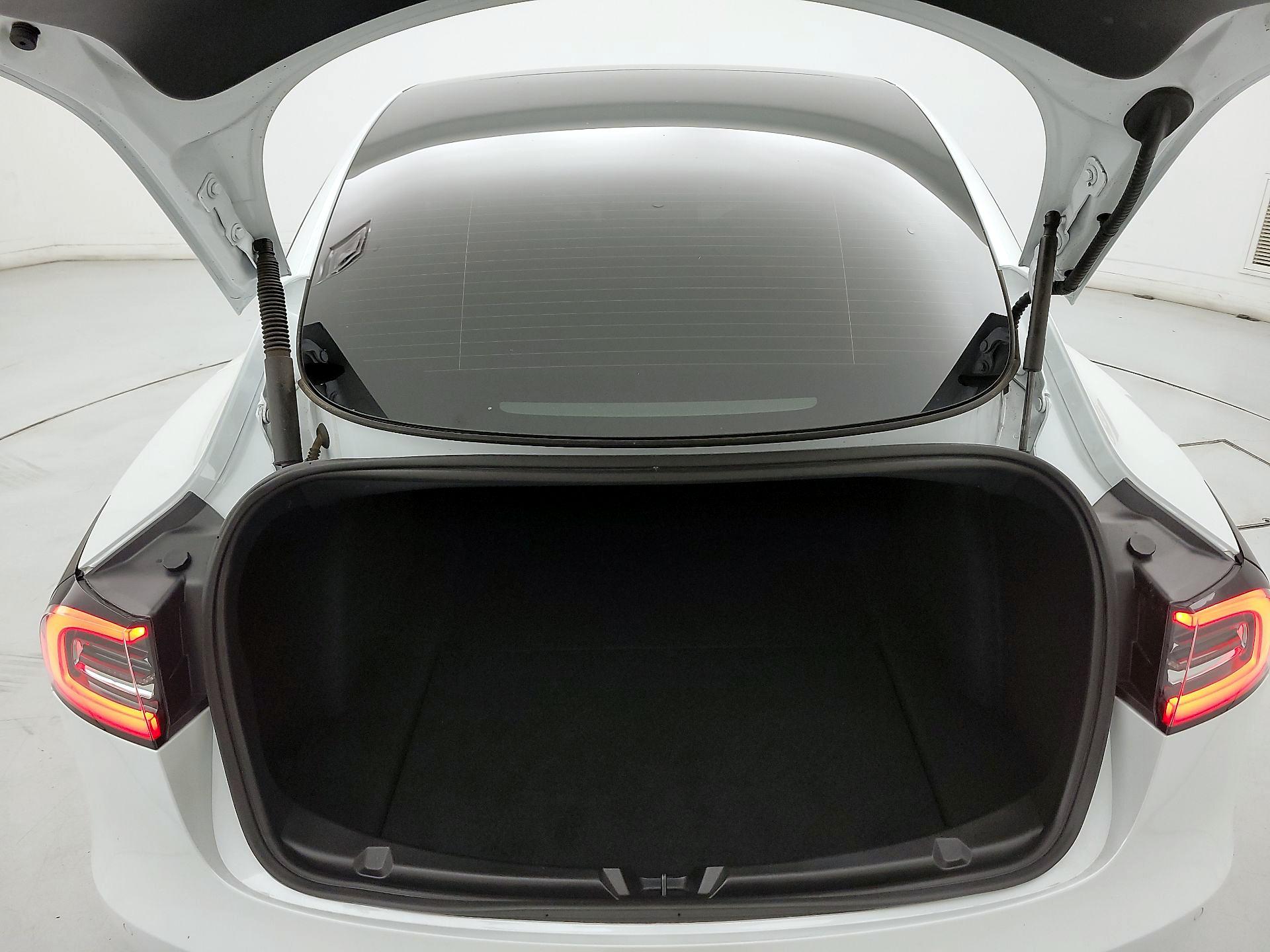 Thumbnail: 2022 Tesla Model 3 - 20