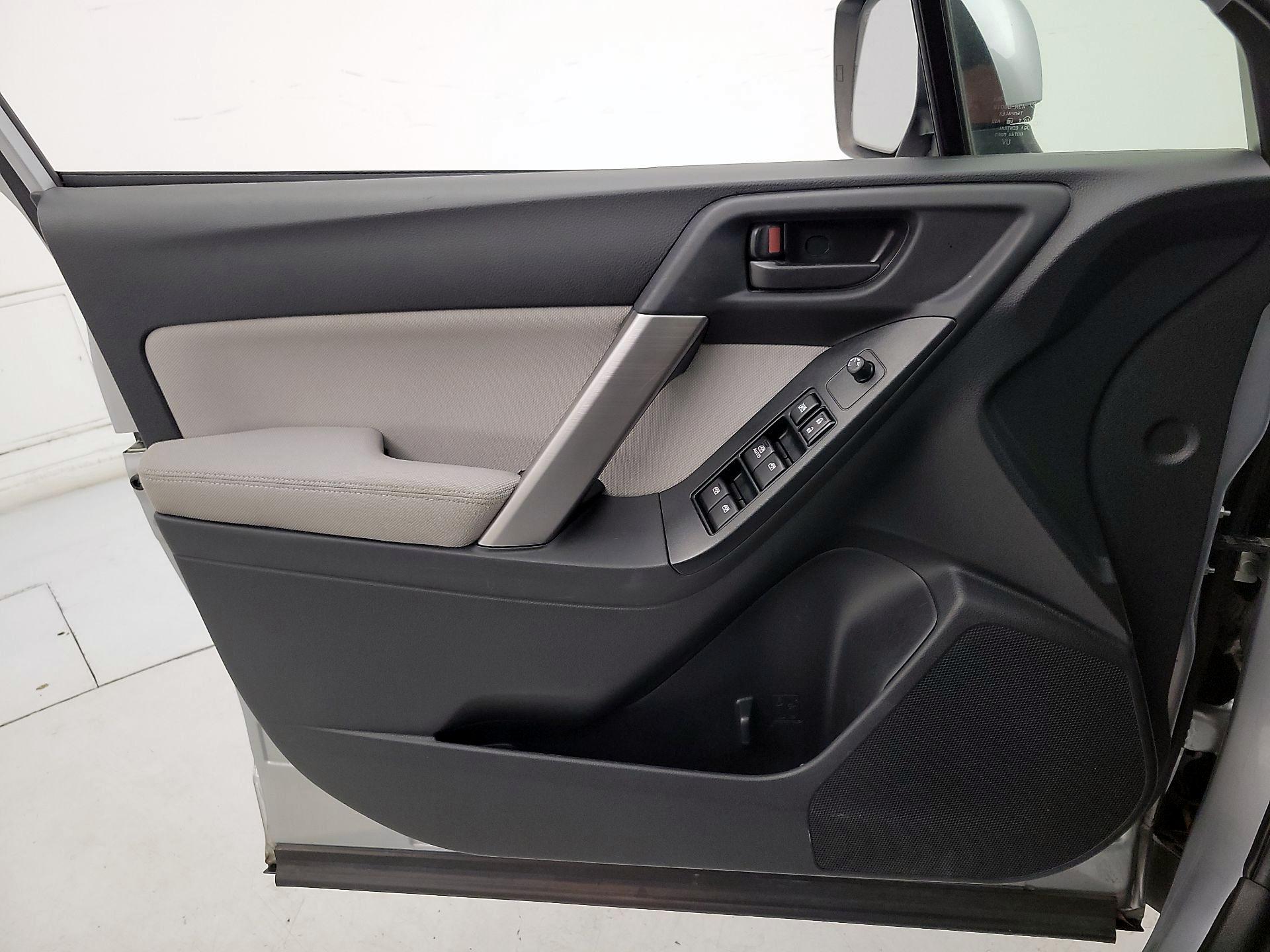 Thumbnail: 2015 Subaru Forester - 12