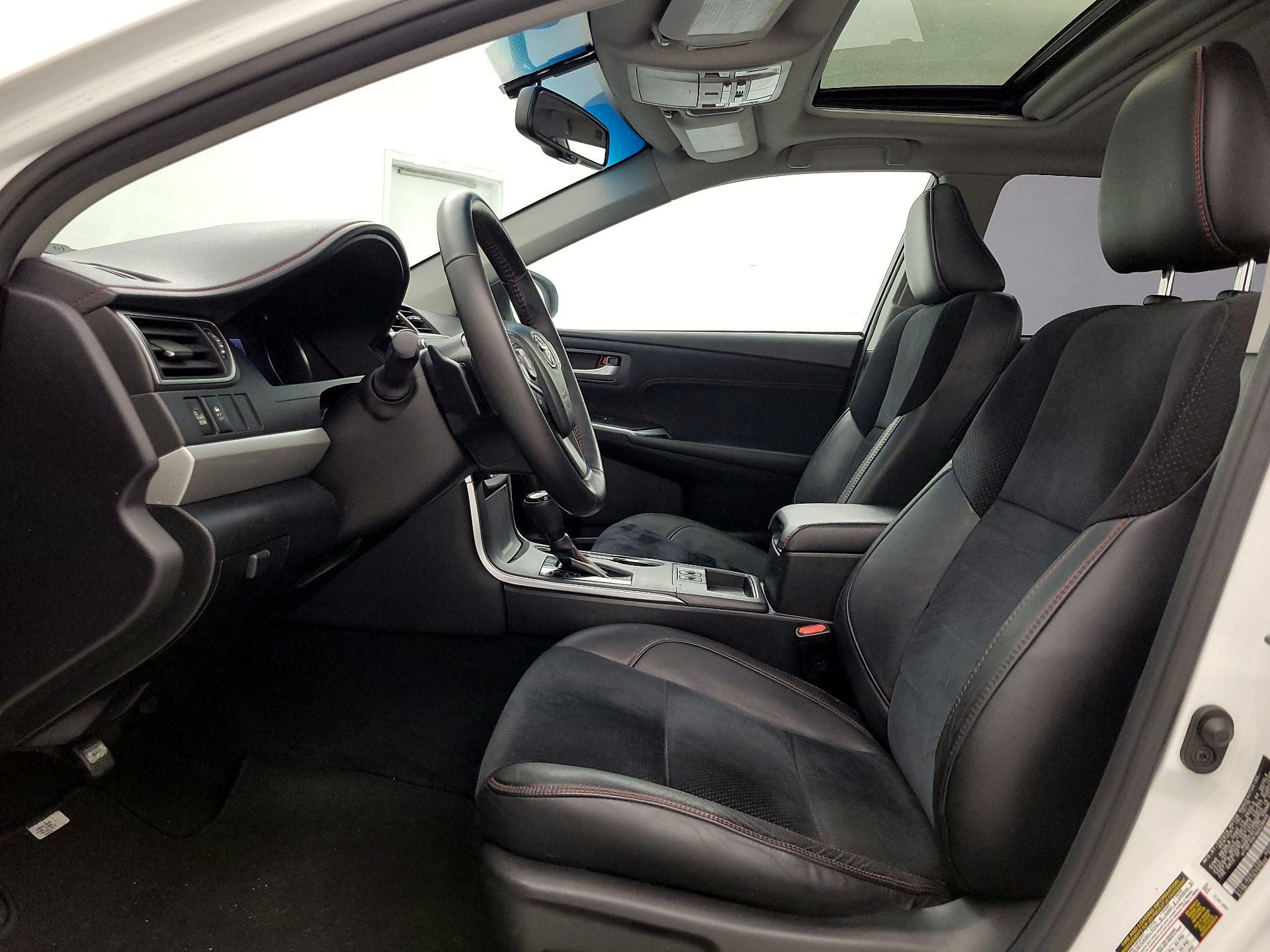 Thumbnail: 2016 Toyota Camry - 11