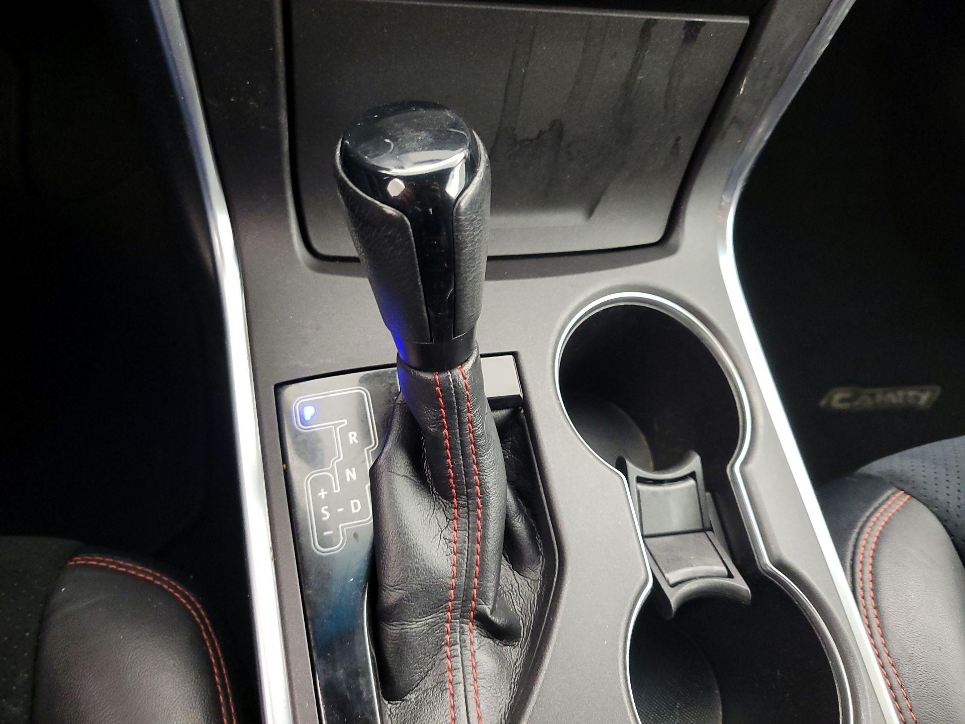 Thumbnail: 2016 Toyota Camry - 18