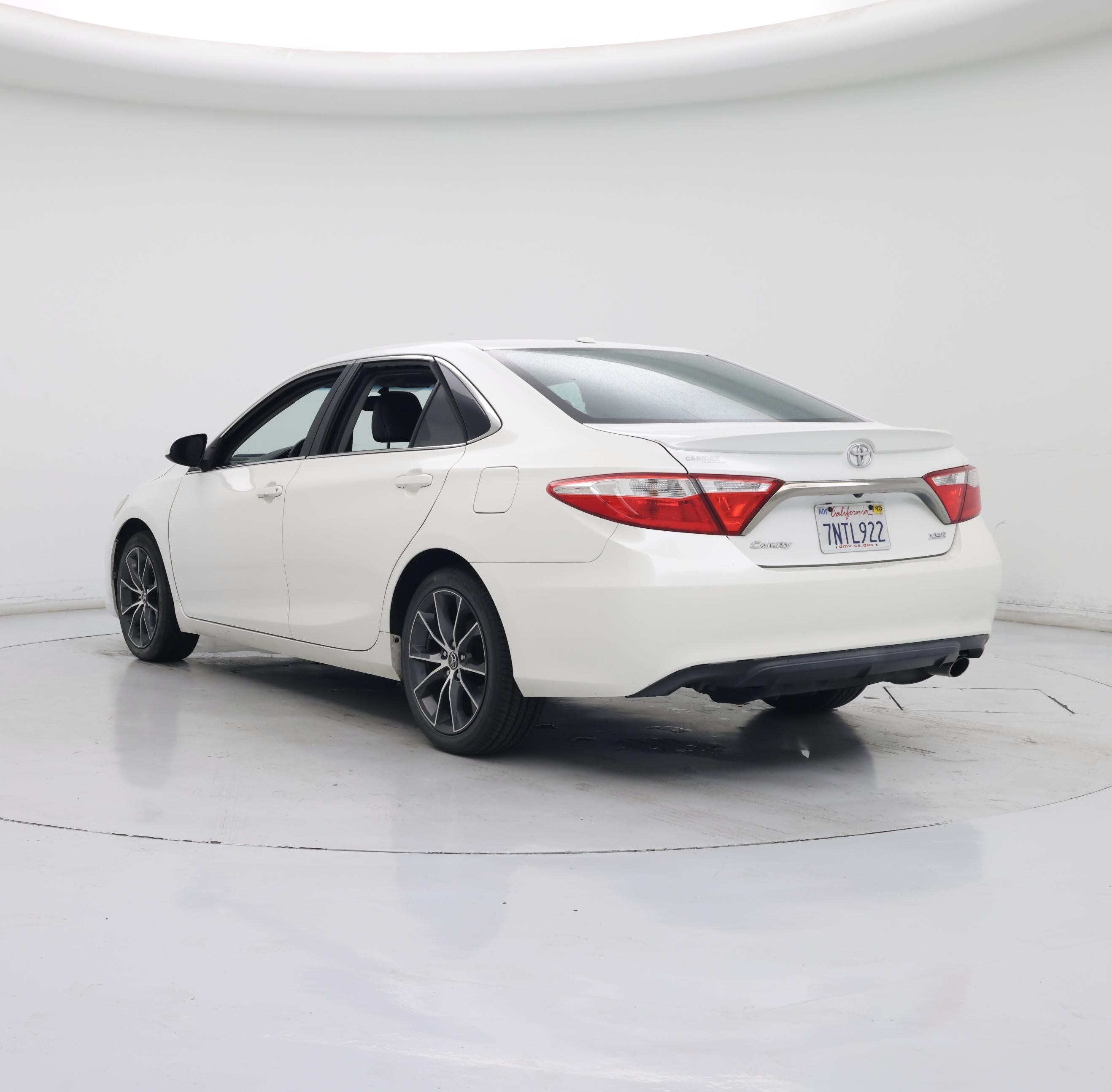 Thumbnail: 2016 Toyota Camry - 2