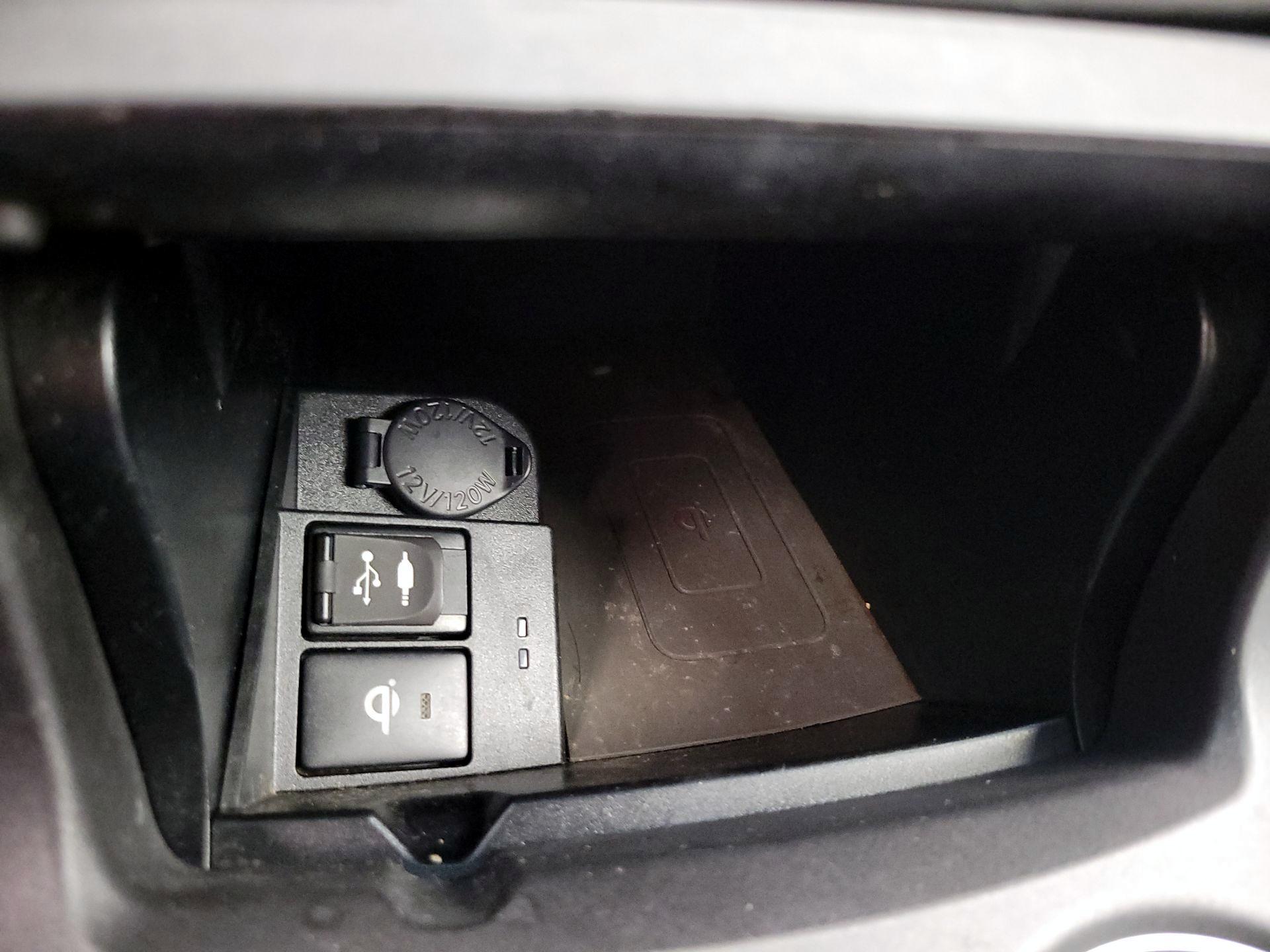 Thumbnail: 2016 Toyota Camry - 19