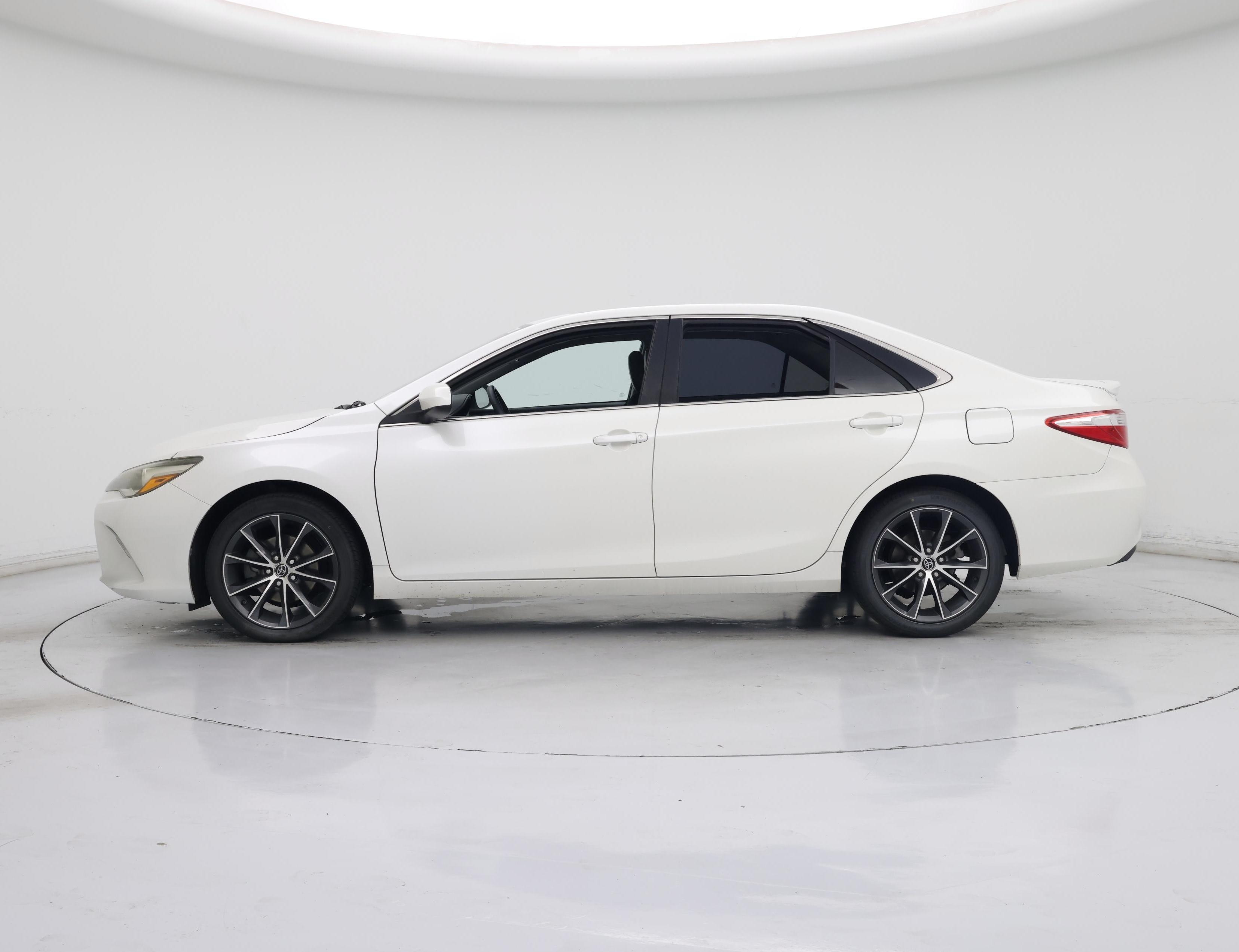 Thumbnail: 2016 Toyota Camry - 3