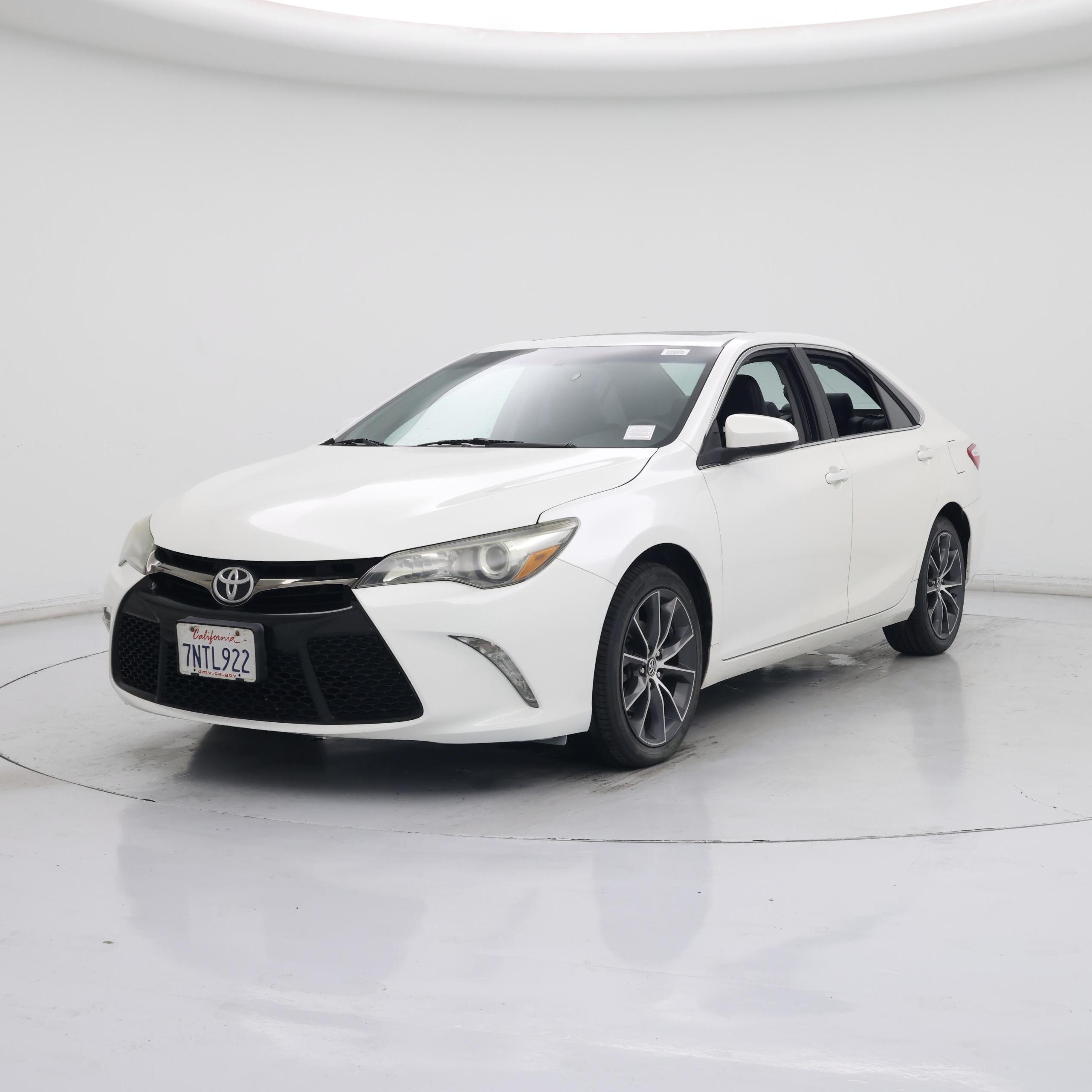 Thumbnail: 2016 Toyota Camry - 4