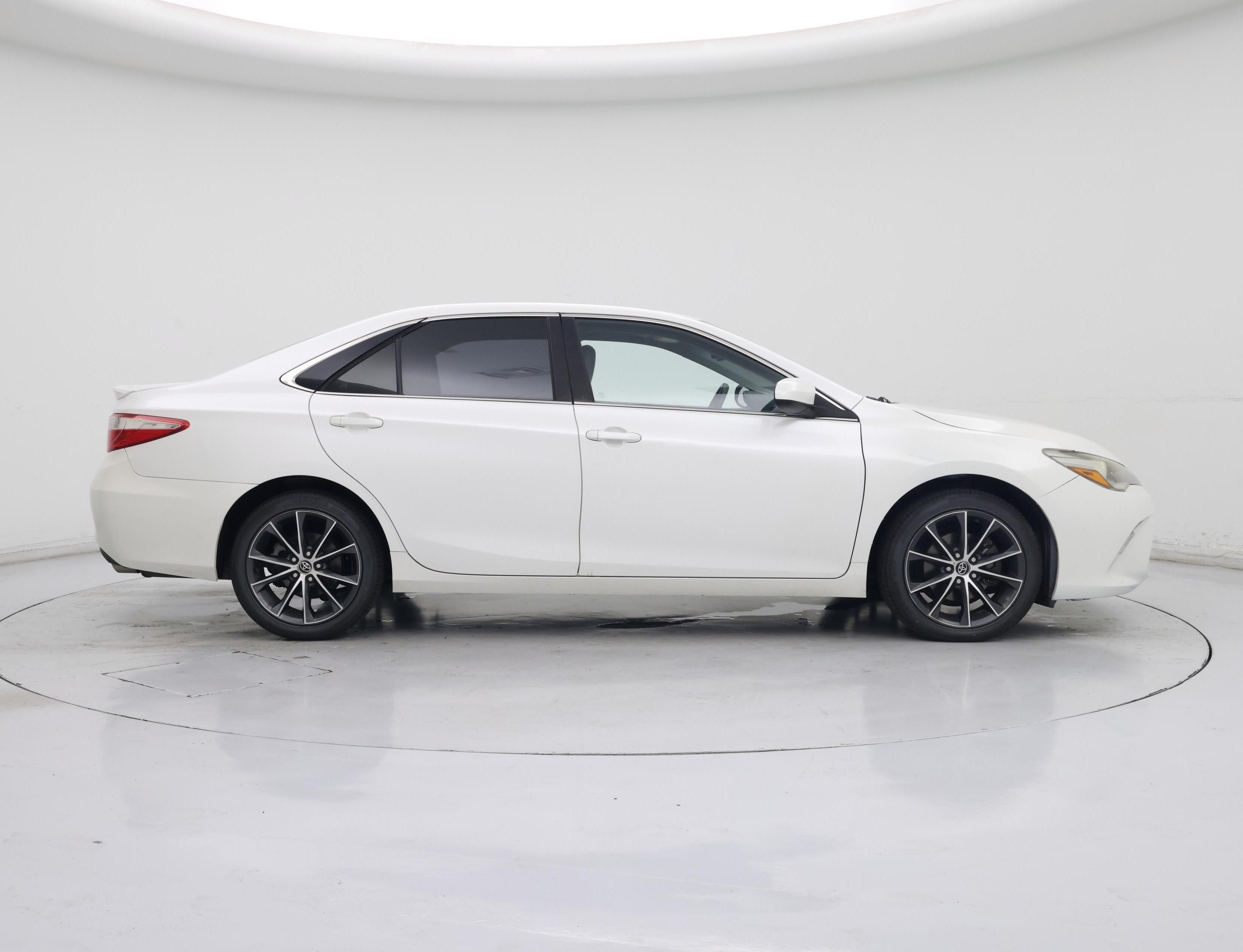 Thumbnail: 2016 Toyota Camry - 7