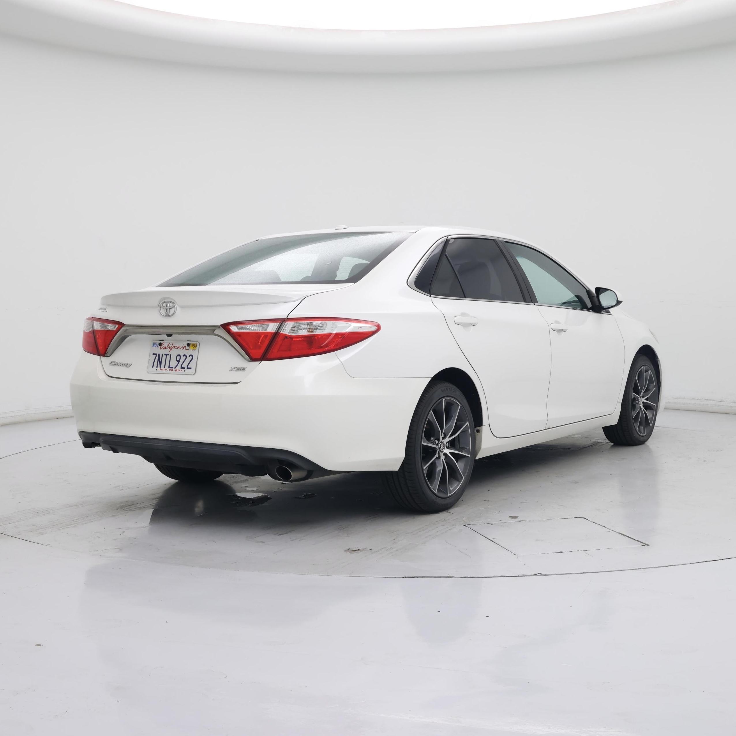 Thumbnail: 2016 Toyota Camry - 8