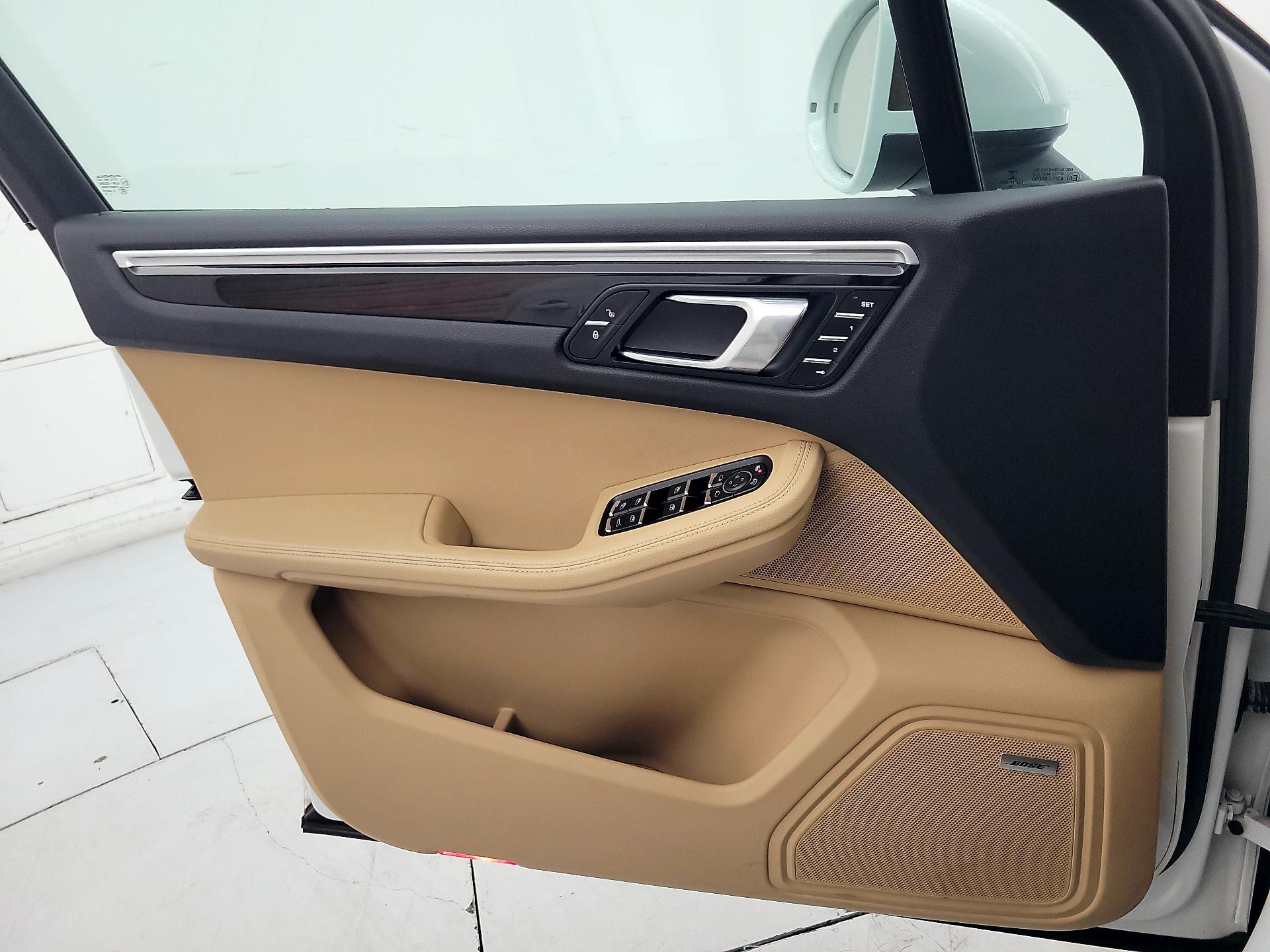 Thumbnail: 2018 Porsche Macan - 12