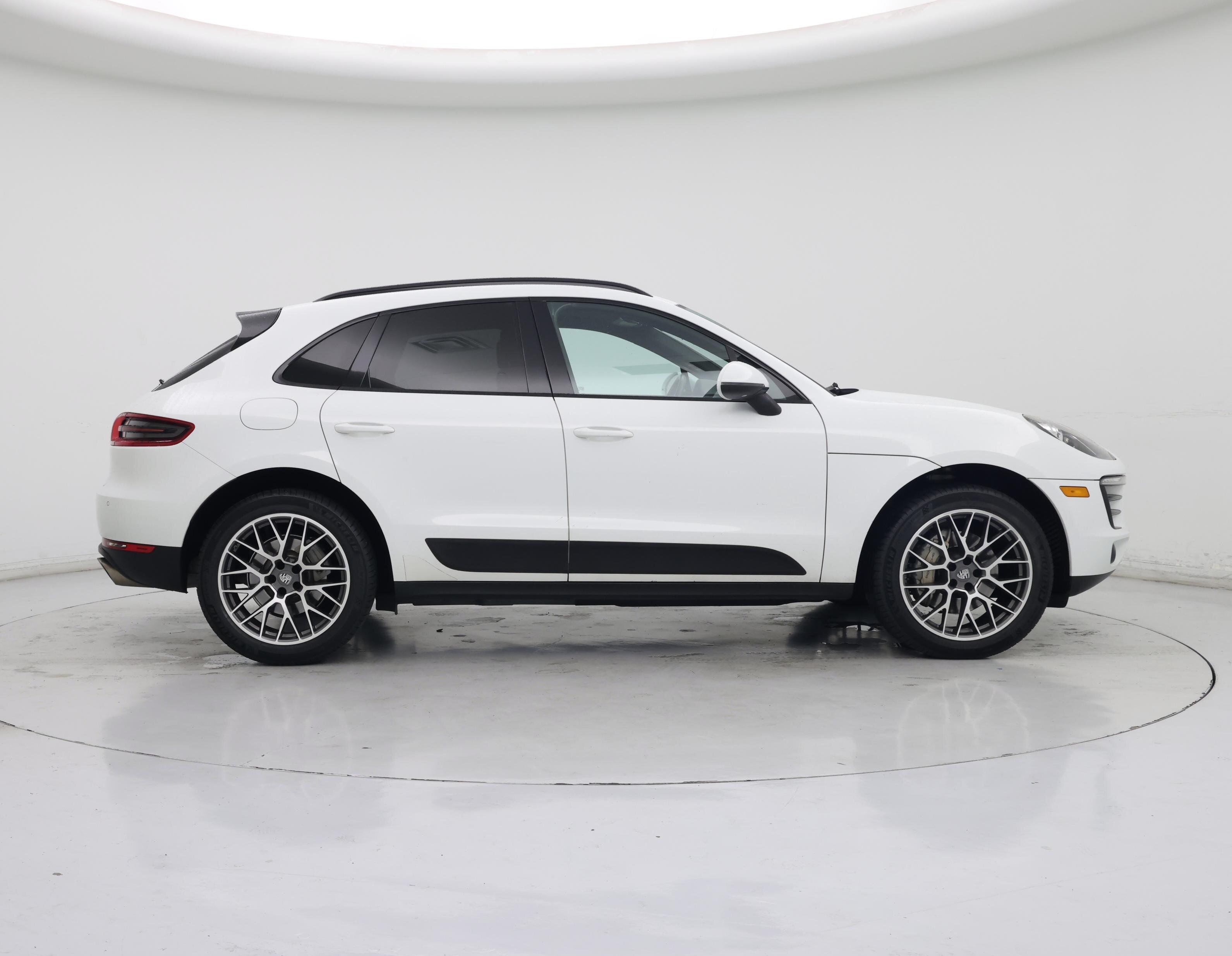 Thumbnail: 2018 Porsche Macan - 7