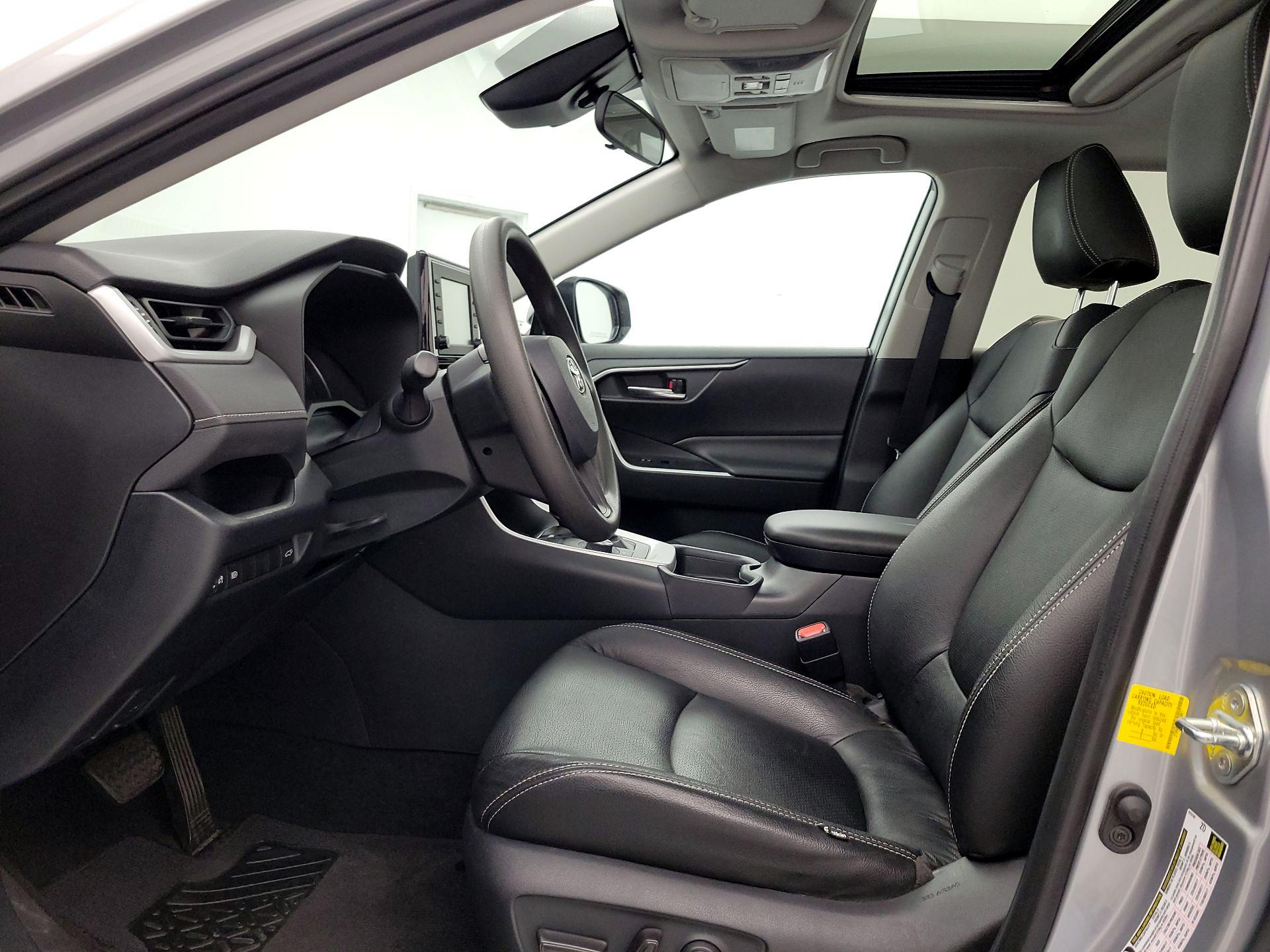 Thumbnail: 2019 Toyota RAV4 - 11