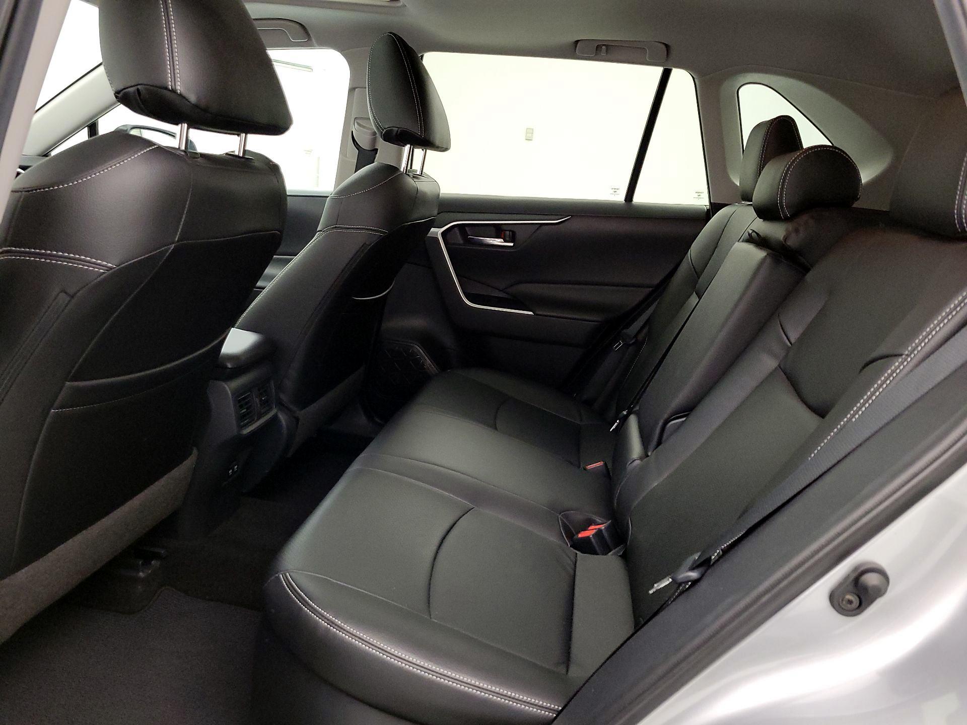 Thumbnail: 2019 Toyota RAV4 - 20