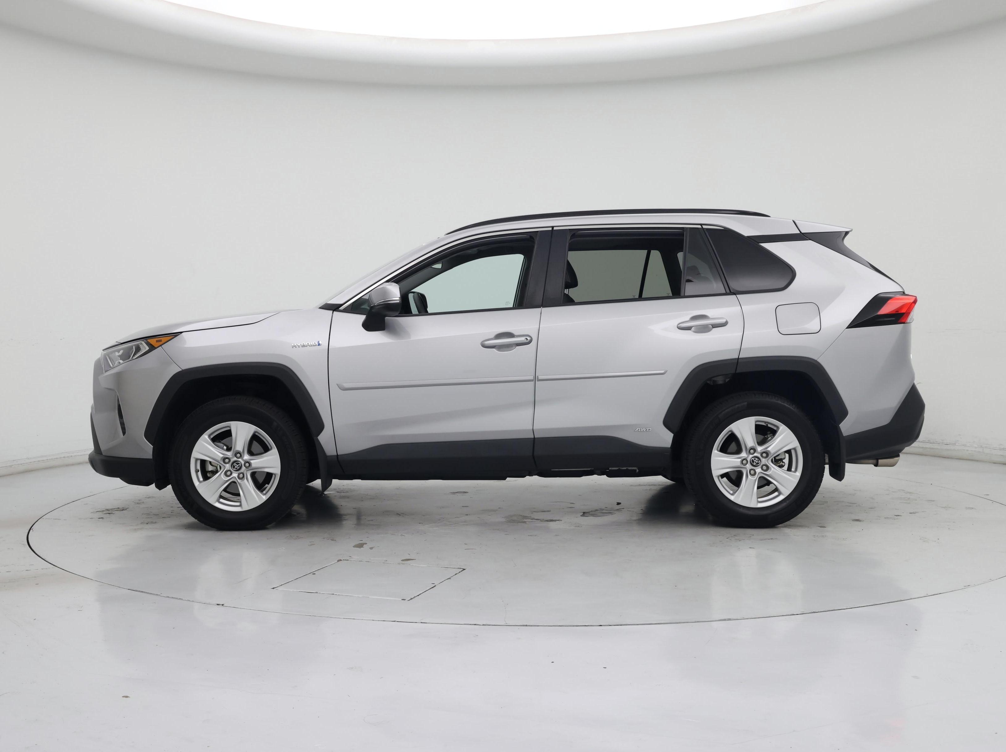 Thumbnail: 2019 Toyota RAV4 - 3