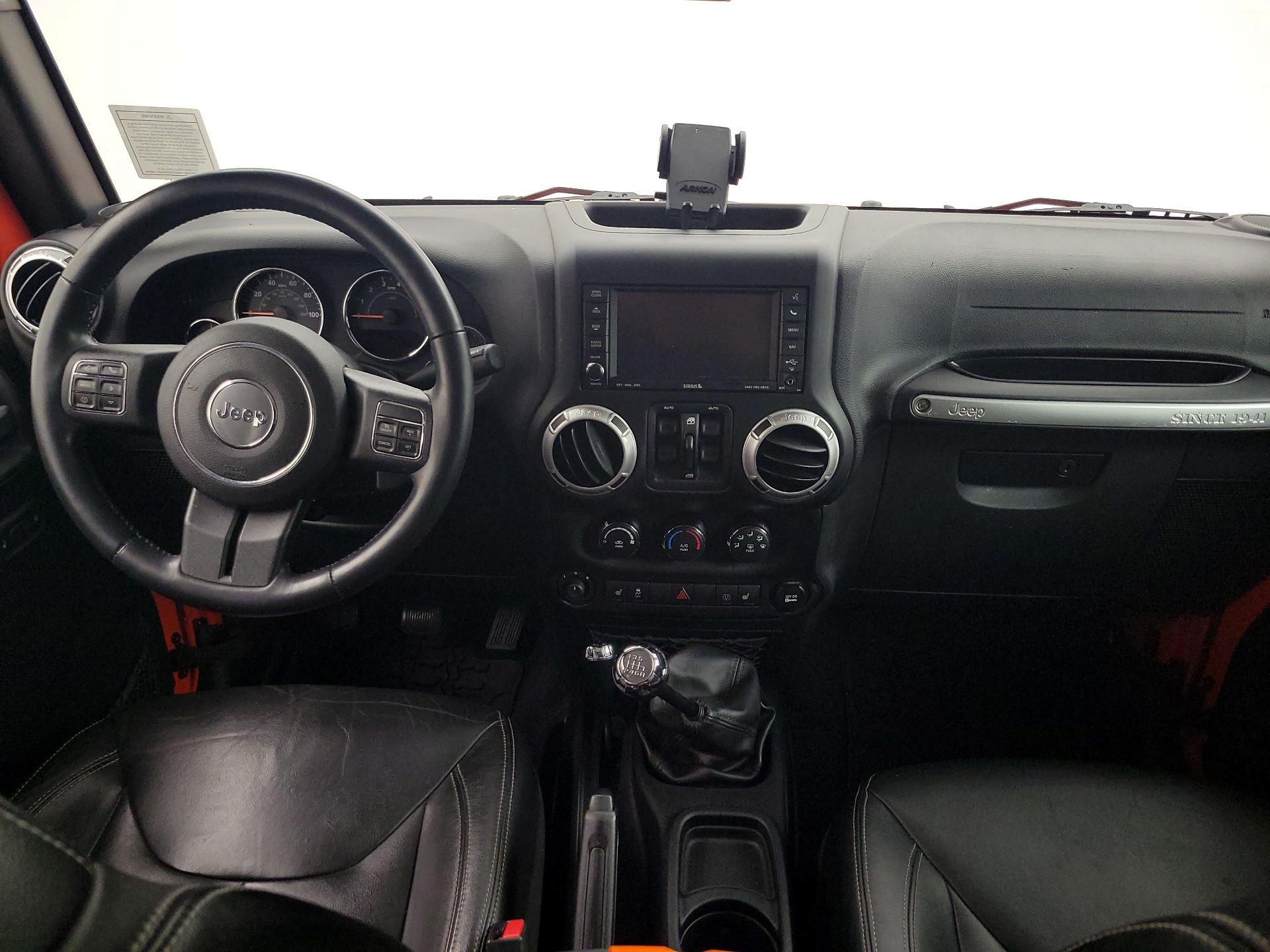 Thumbnail: 2015 Jeep Wrangler - 9